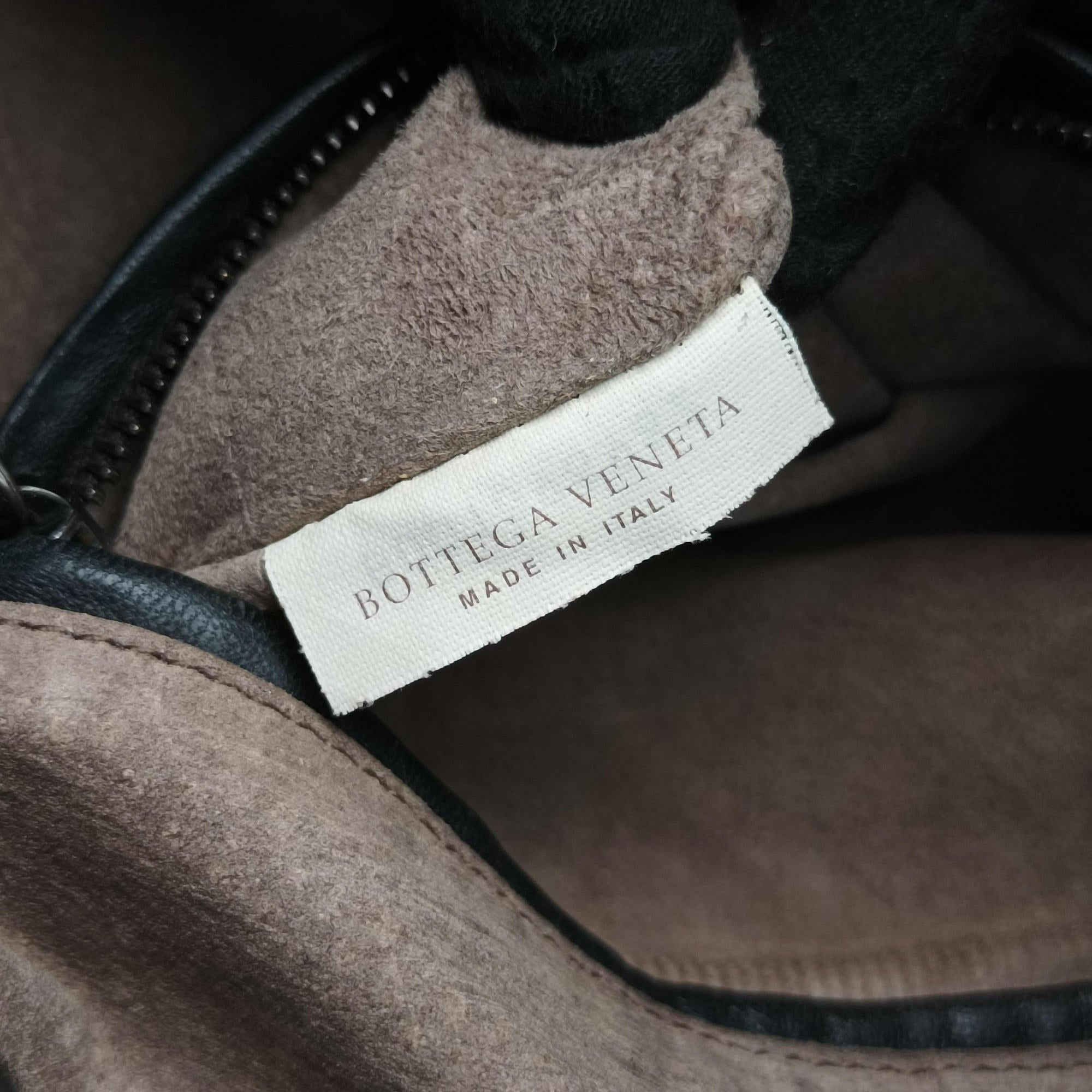 Pre-owned Bottega Veneta Intrecciato Black lambskin  shoulderbag | stylenewstar
