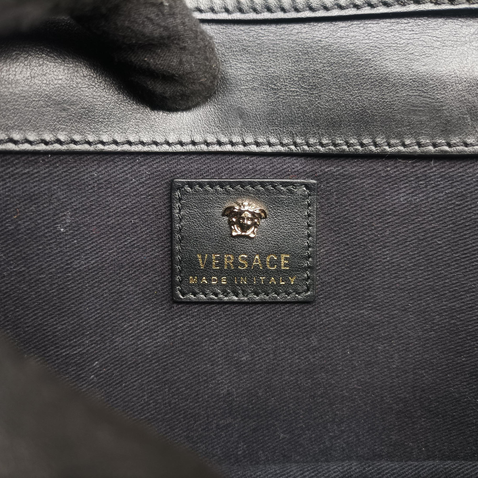 Pre-owned VERSACE La Medusa Black Leather  shoulderbag | stylenewstar