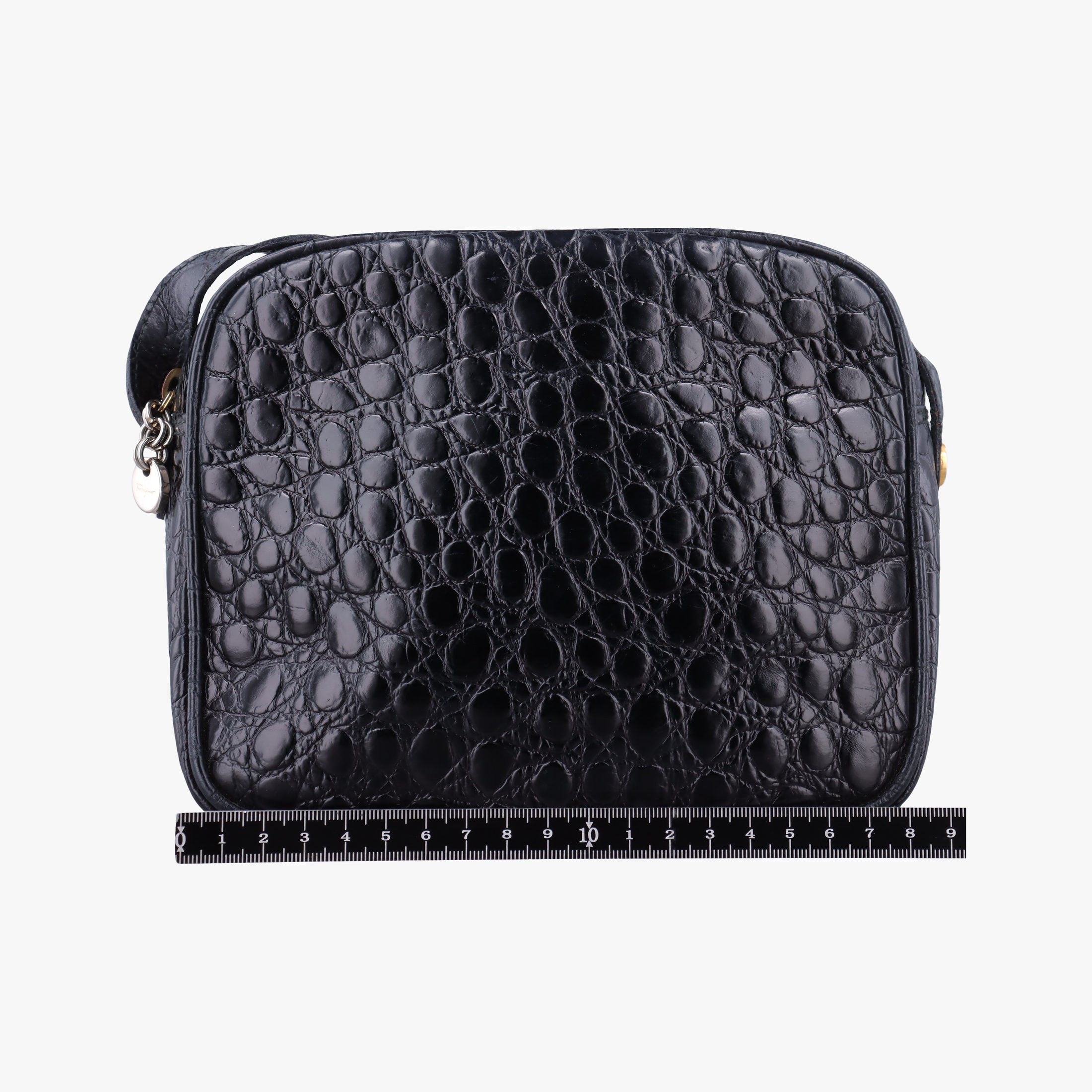 Pre-owned Ferragamo Vara Black Leather  shoulderbag | stylenewstar