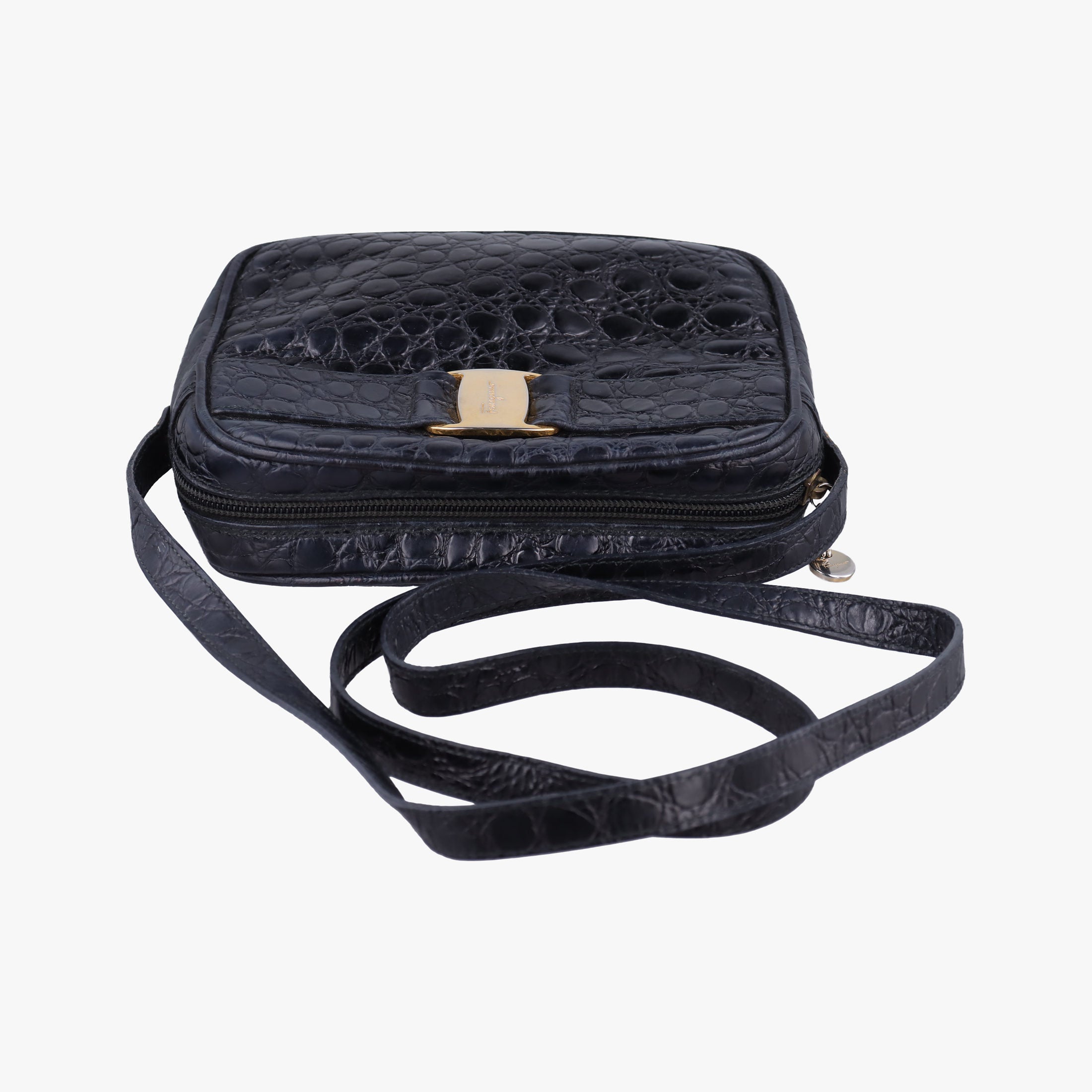 Pre-owned Ferragamo Vara Black Leather  shoulderbag | stylenewstar