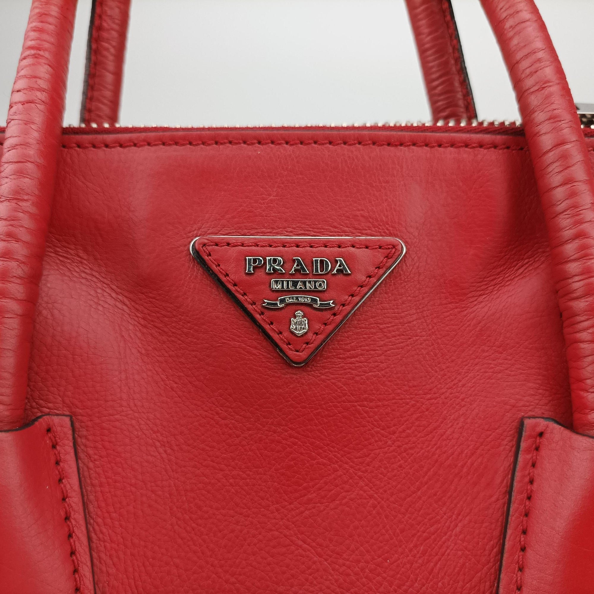 Vintage Prada Twin Pocket Winged Tote Red Leather BN2619 shoulderbag | stylenewstar