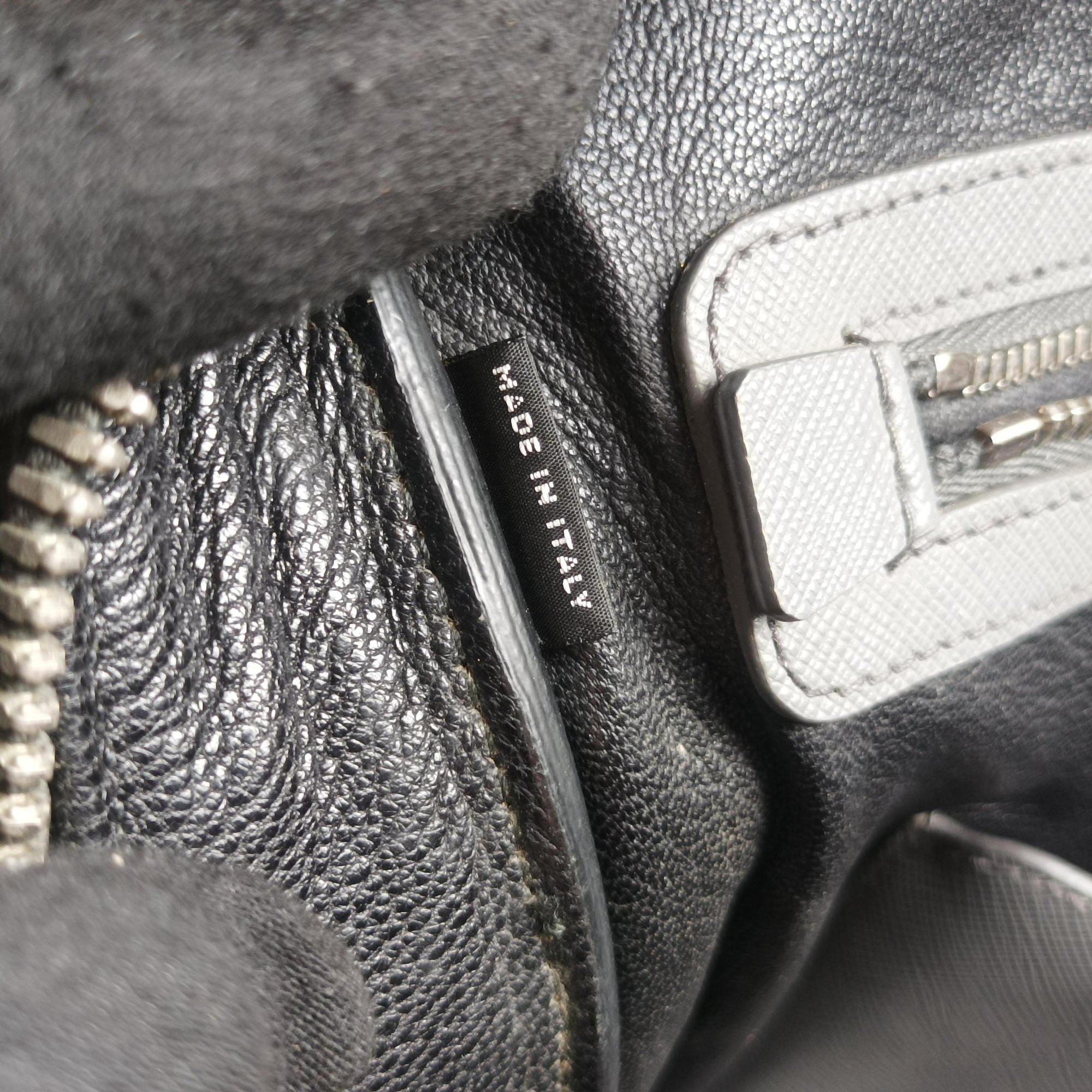 Pre-owned Prada Briefcase Grey SAFFIANO Leather VS305M handbag | stylenewstar