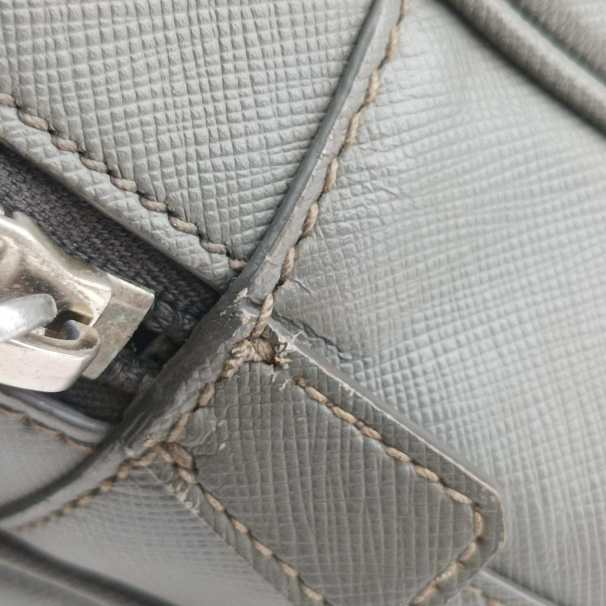 Pre-owned Prada Briefcase Grey SAFFIANO Leather VS305M handbag | stylenewstar