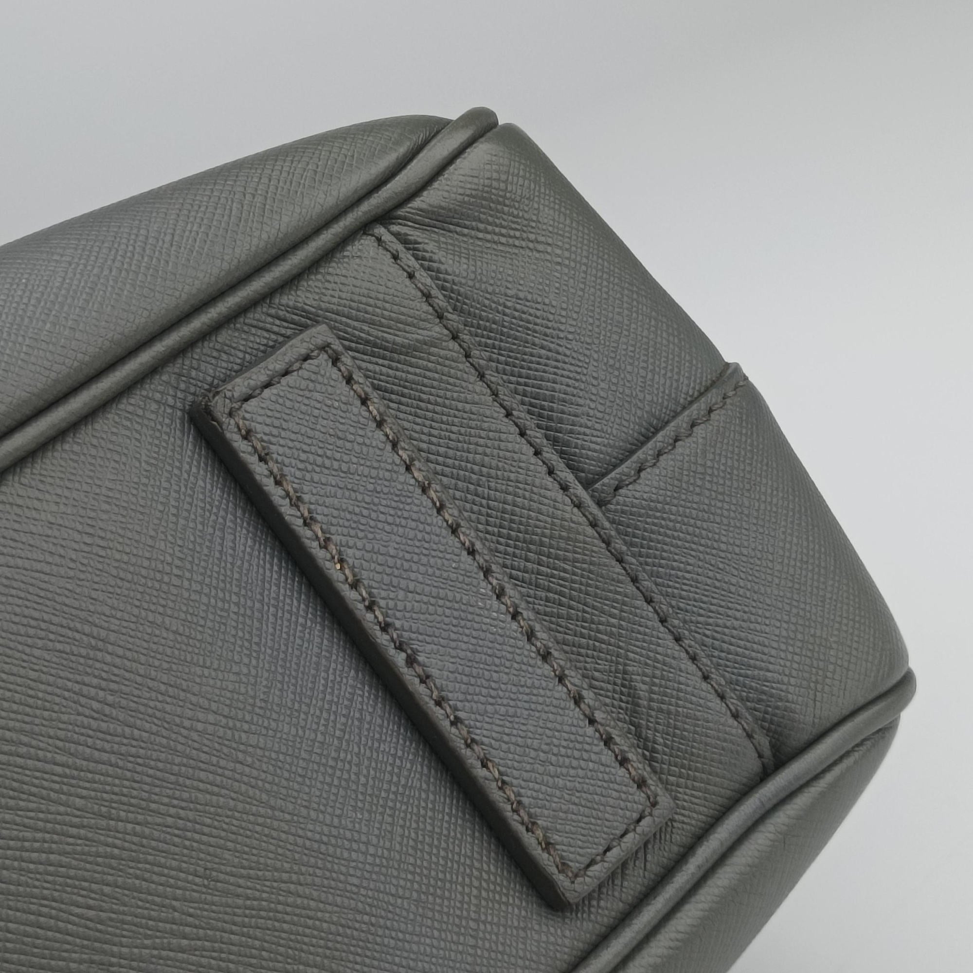 Pre-owned Prada Briefcase Grey SAFFIANO Leather VS305M handbag | stylenewstar