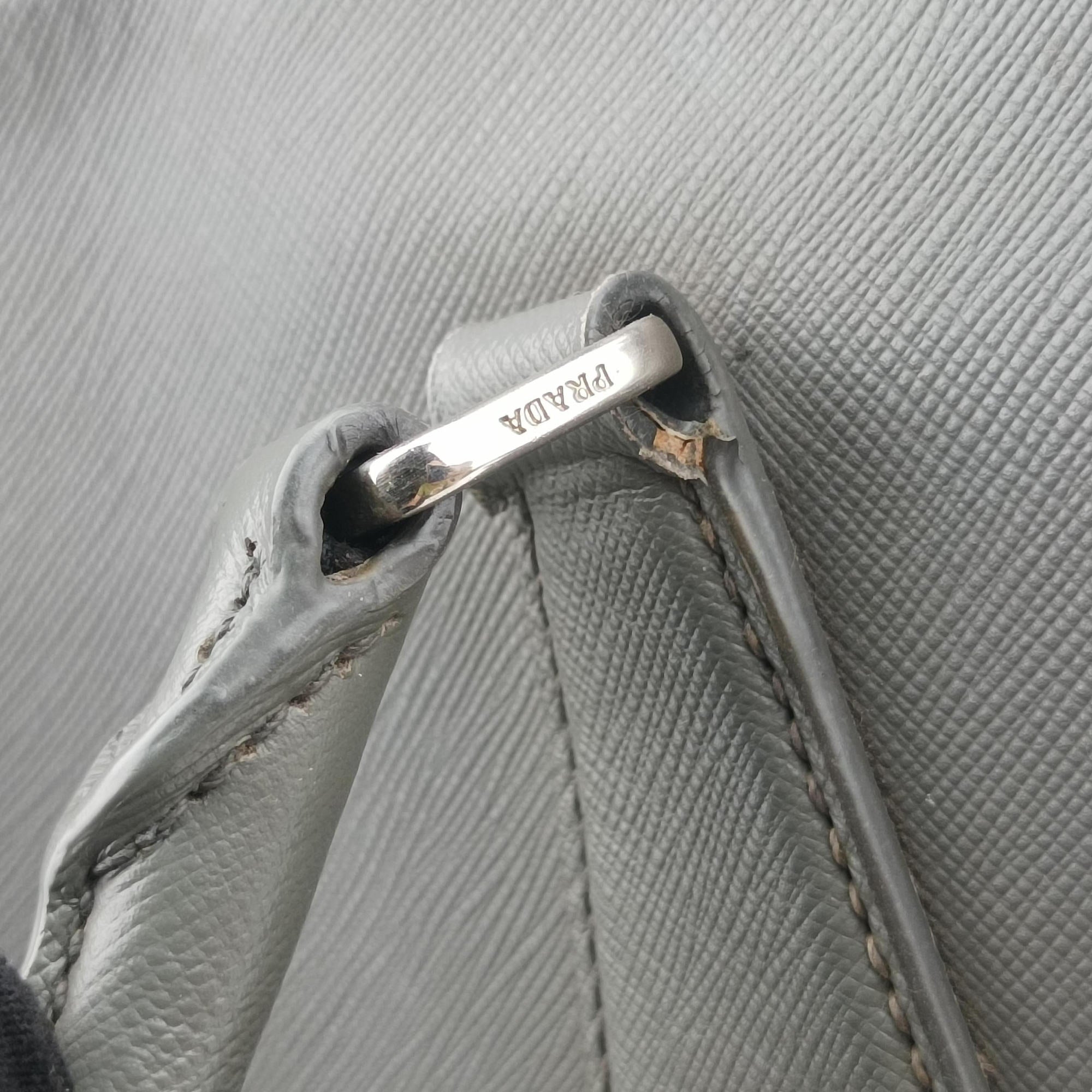 Pre-owned Prada Briefcase Grey SAFFIANO Leather VS305M handbag | stylenewstar