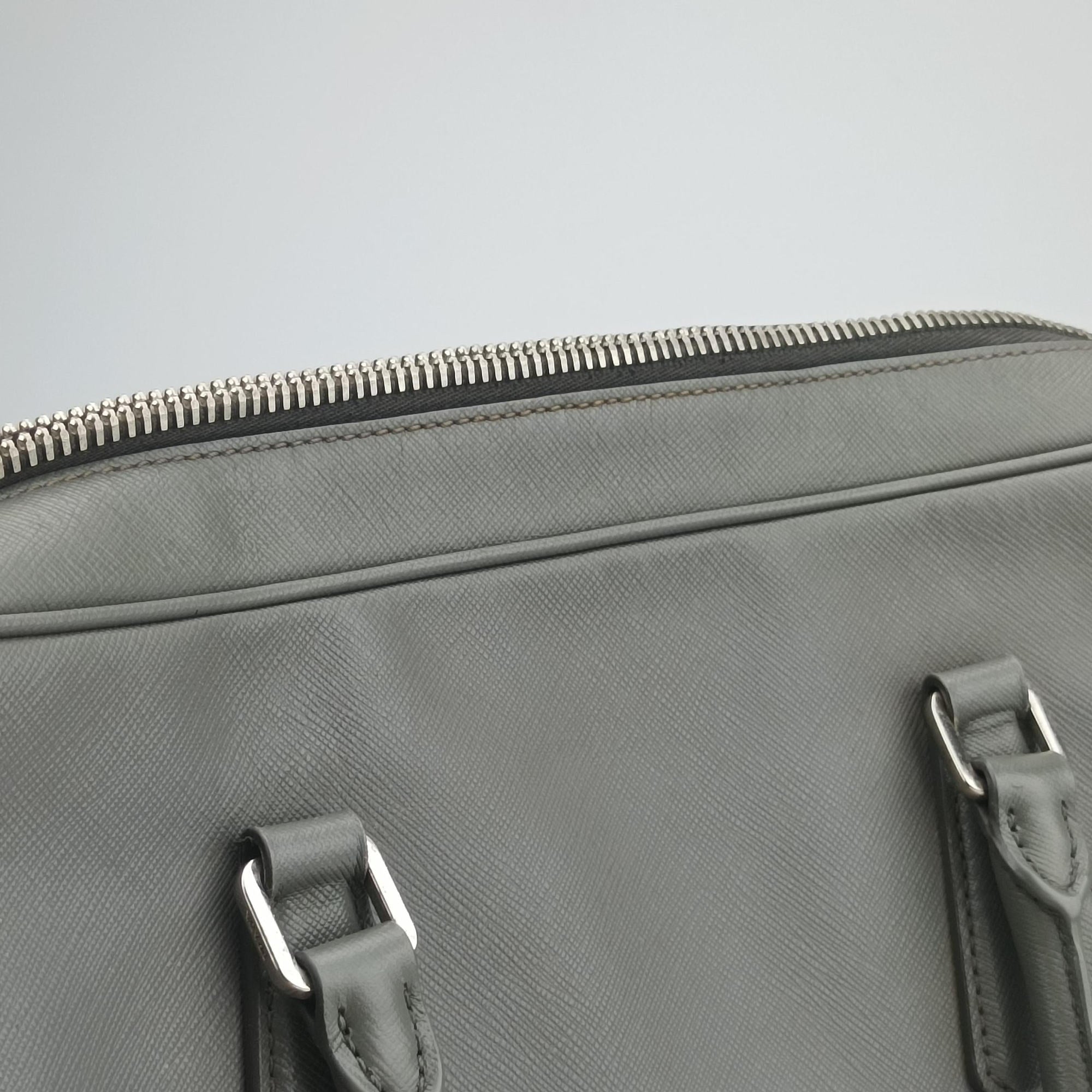 Pre-owned Prada Briefcase Grey SAFFIANO Leather VS305M handbag | stylenewstar
