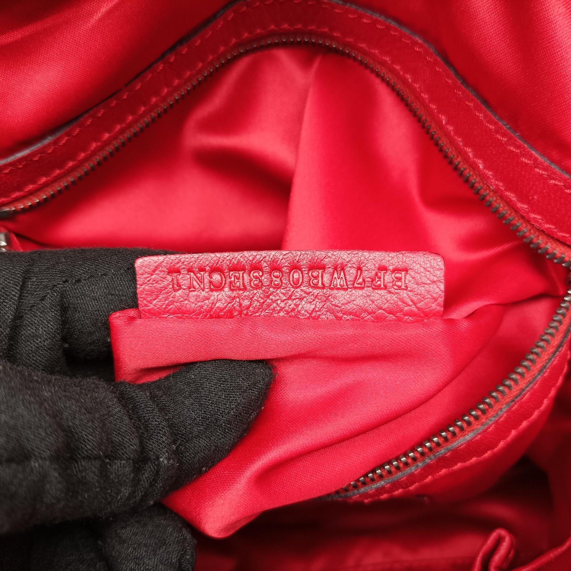 Pre-owned Valentino Petale Rose Dome Red Leather  shoulderbag | stylenewstar