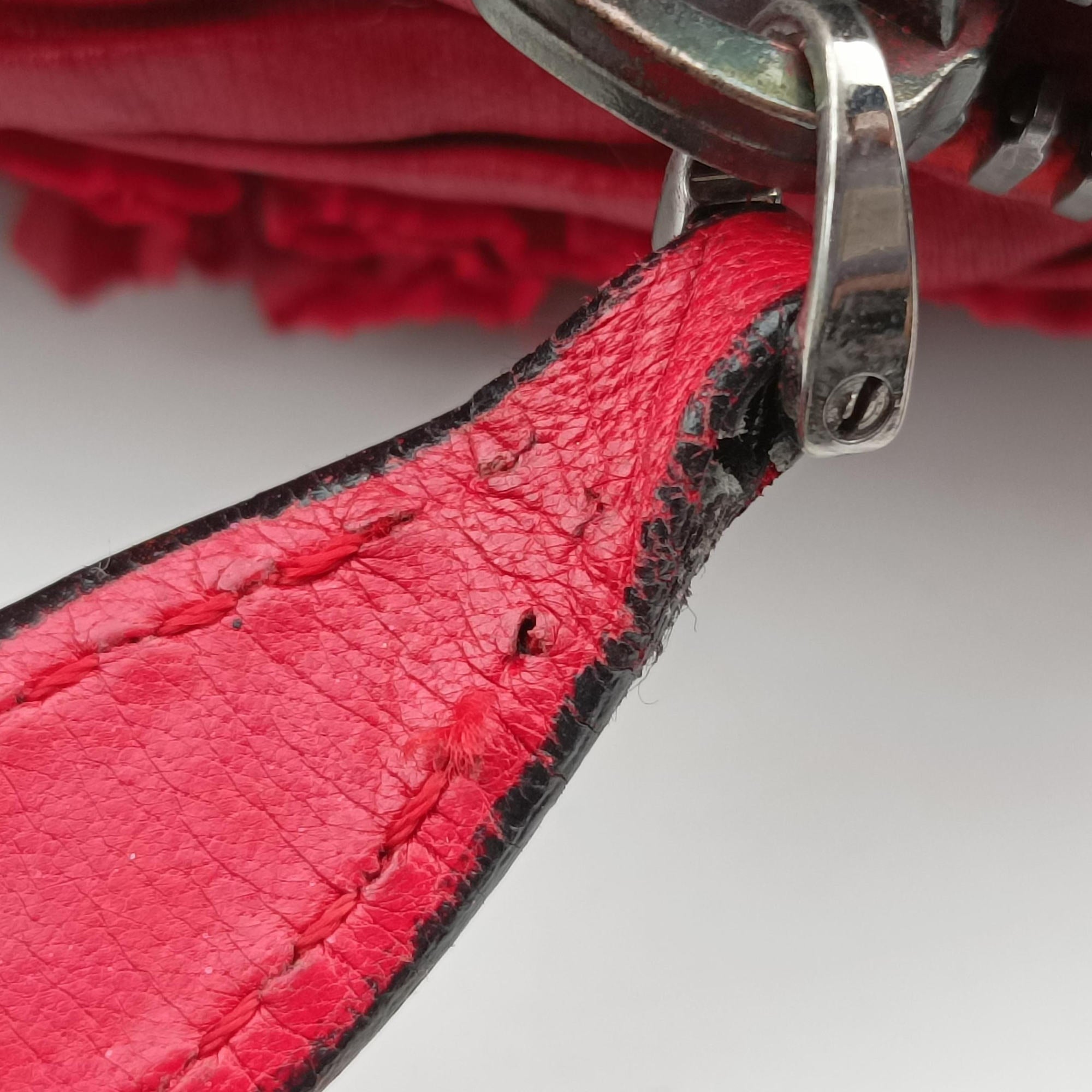 Pre-owned Valentino Petale Rose Dome Red Leather  shoulderbag | stylenewstar