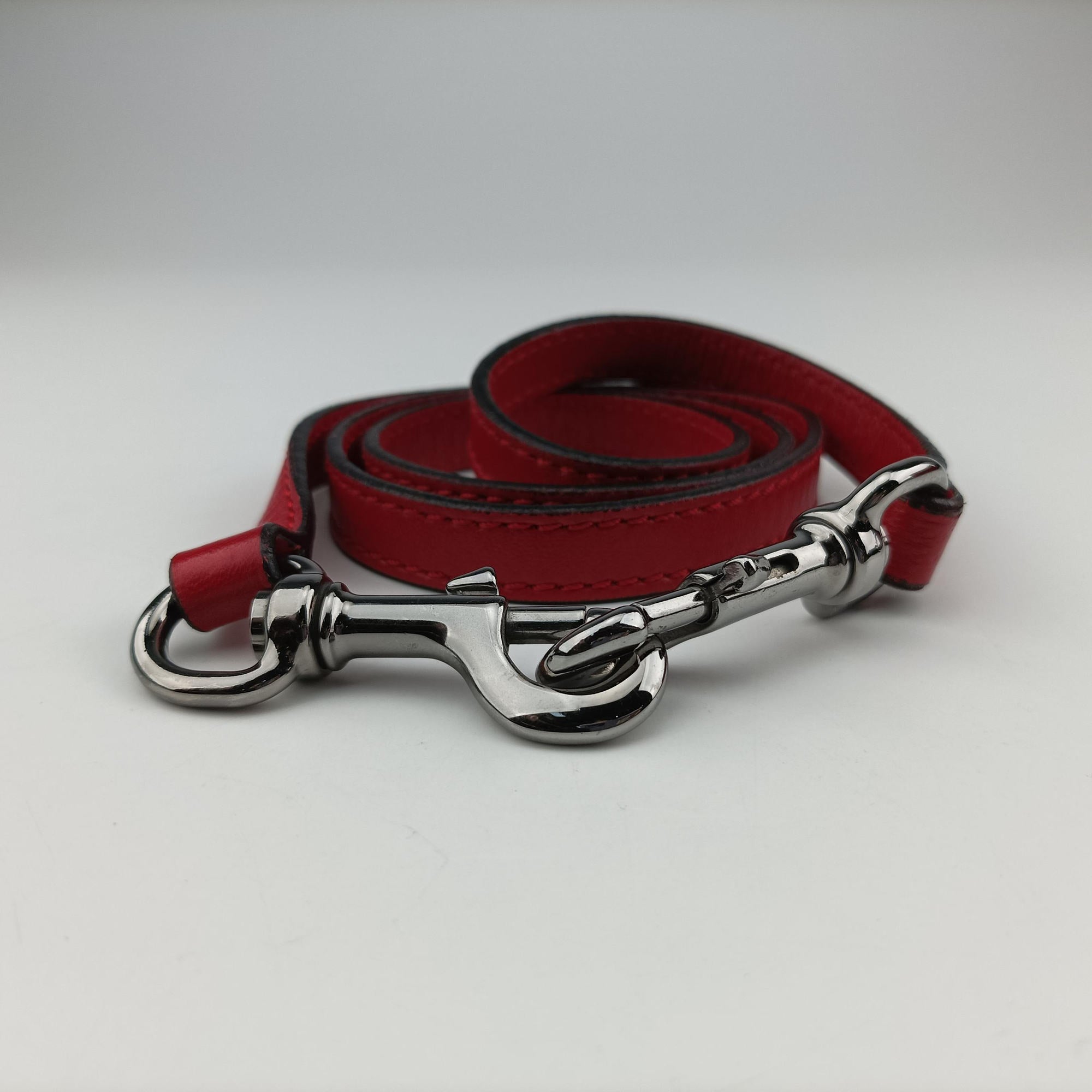 Pre-owned Valentino Petale Rose Dome Red Leather  shoulderbag | stylenewstar