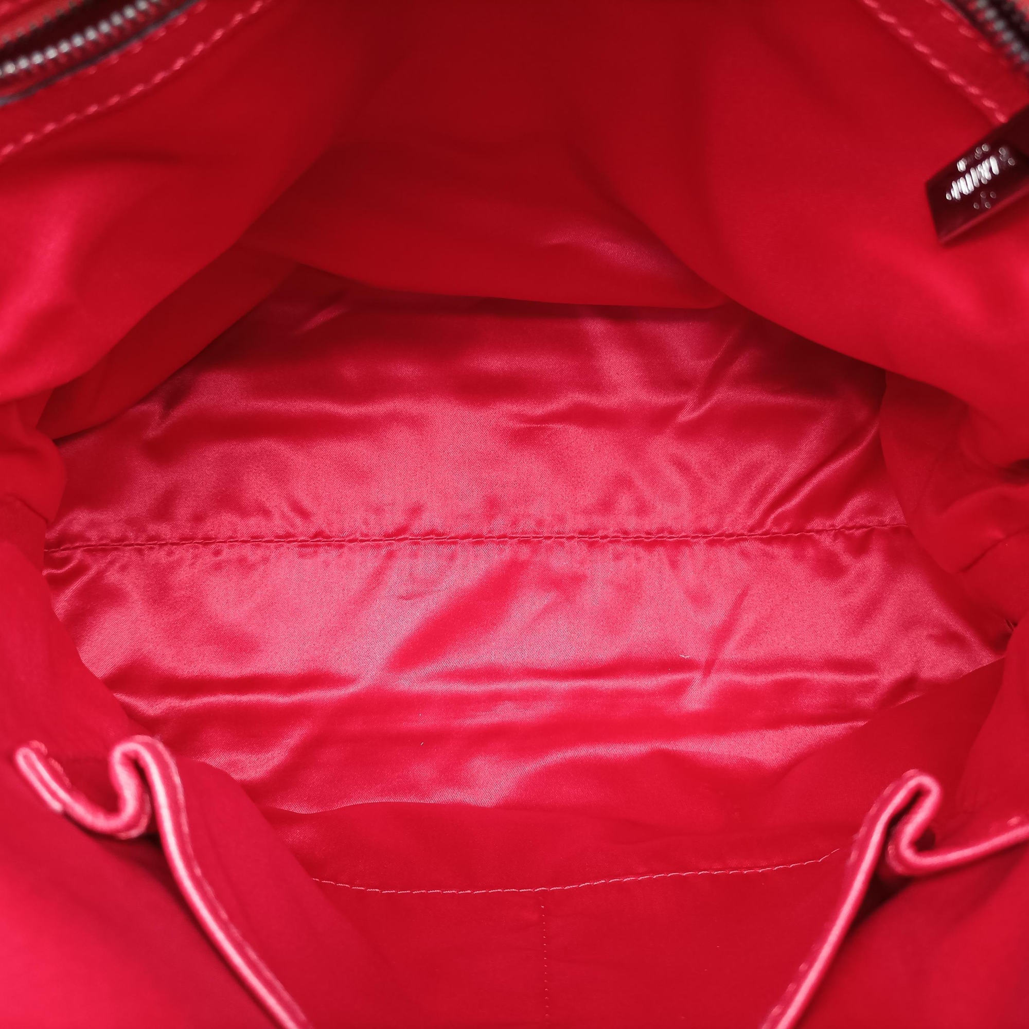 Pre-owned Valentino Petale Rose Dome Red Leather  shoulderbag | stylenewstar