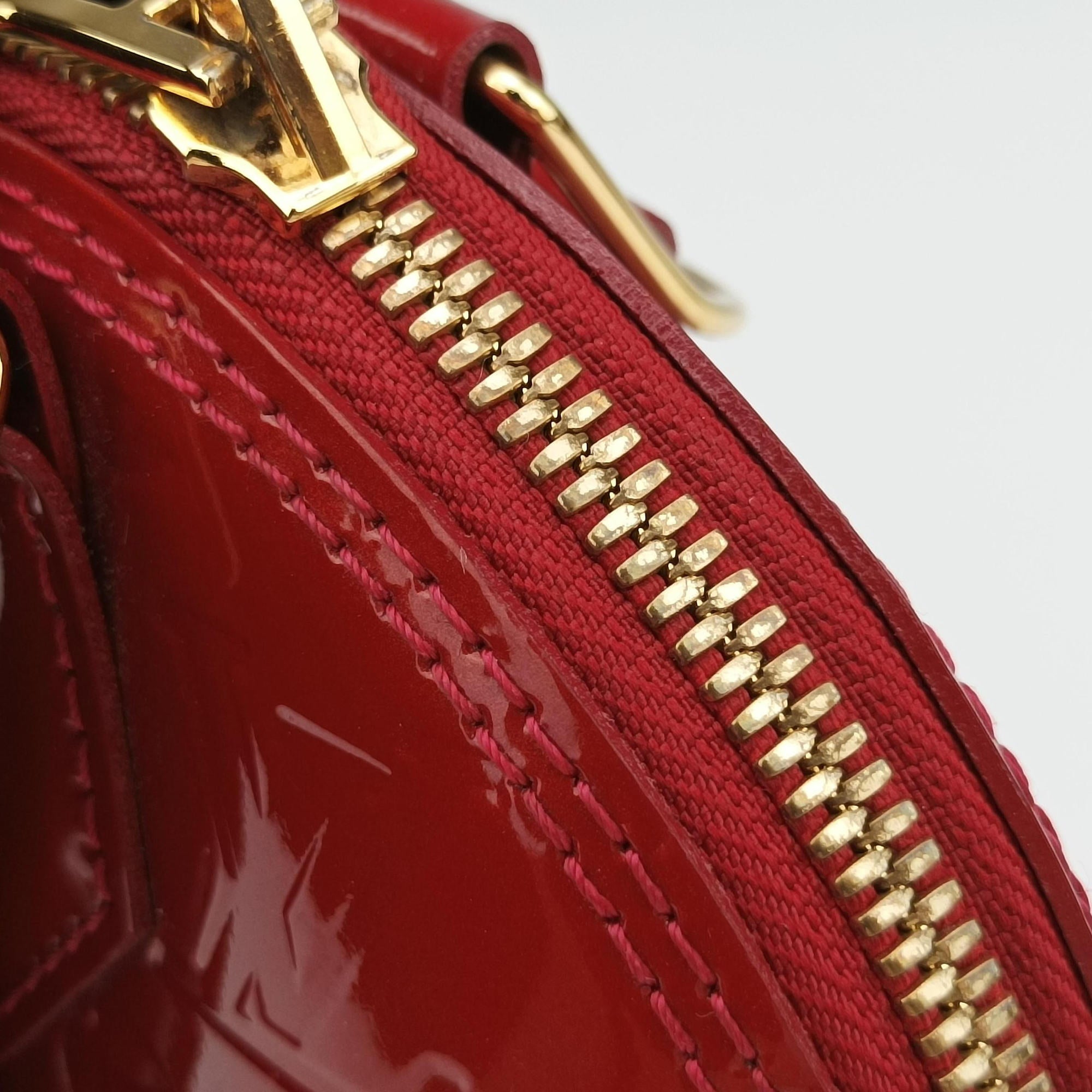 Pre-owned Louis Vuitton Alma BB CERISE Vernis M90174 shoulderbag | stylenewstar