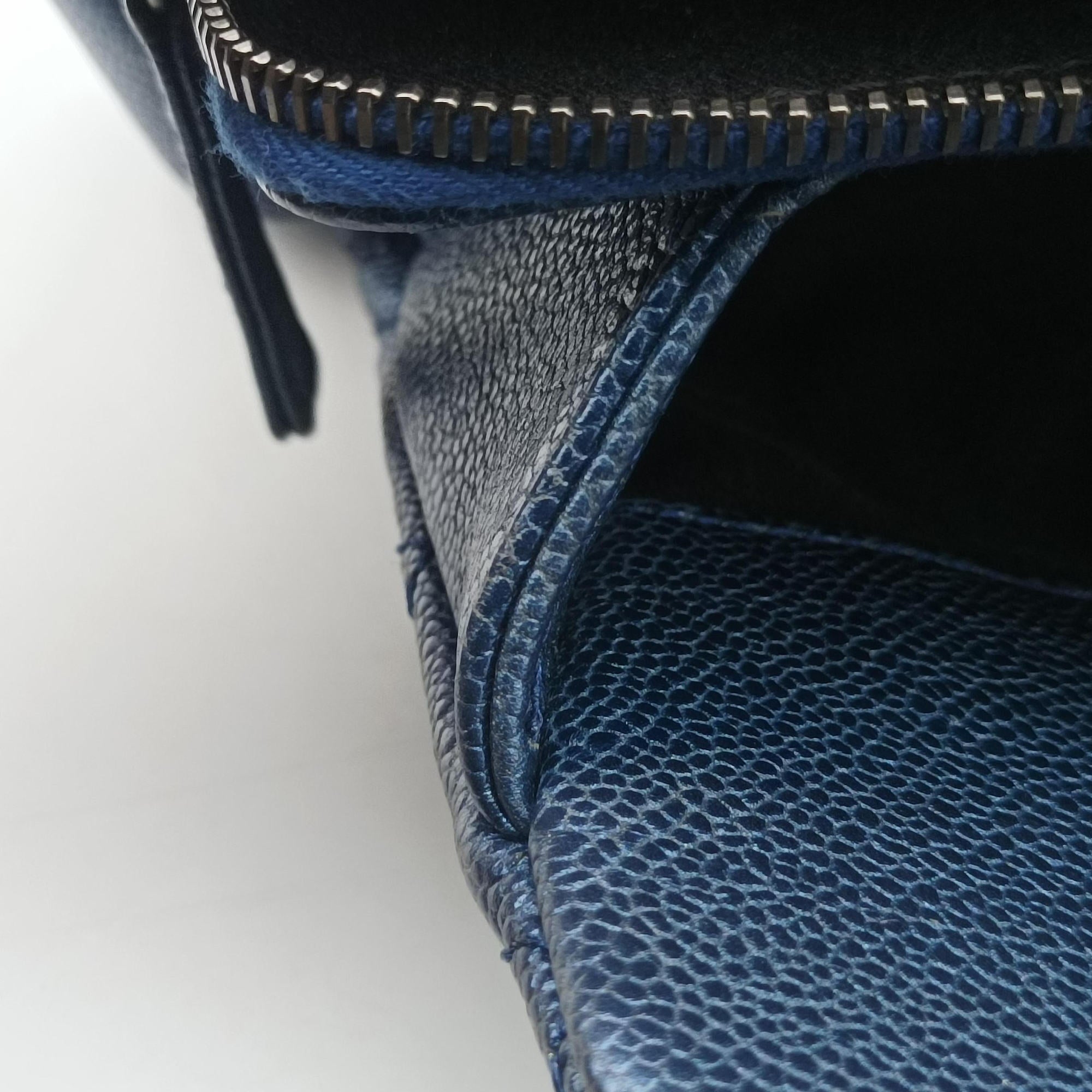 Pre-owned Chanel Matelasse Cocomark Blue Caviar Leather A67413 shoulderbag | stylenewstar