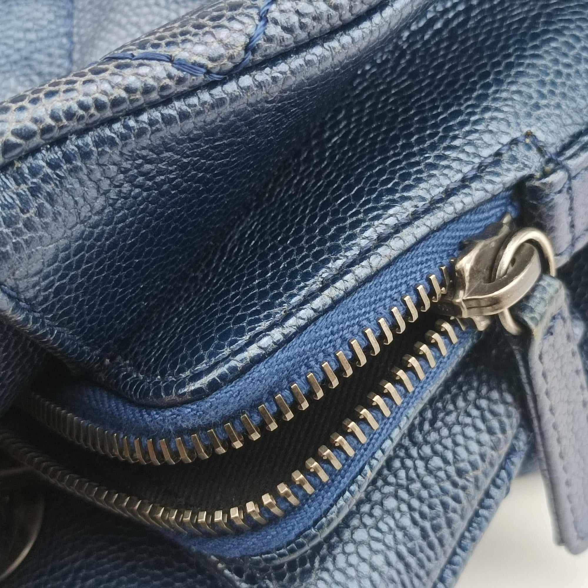 Pre-owned Chanel Matelasse Cocomark Blue Caviar Leather A67413 shoulderbag | stylenewstar