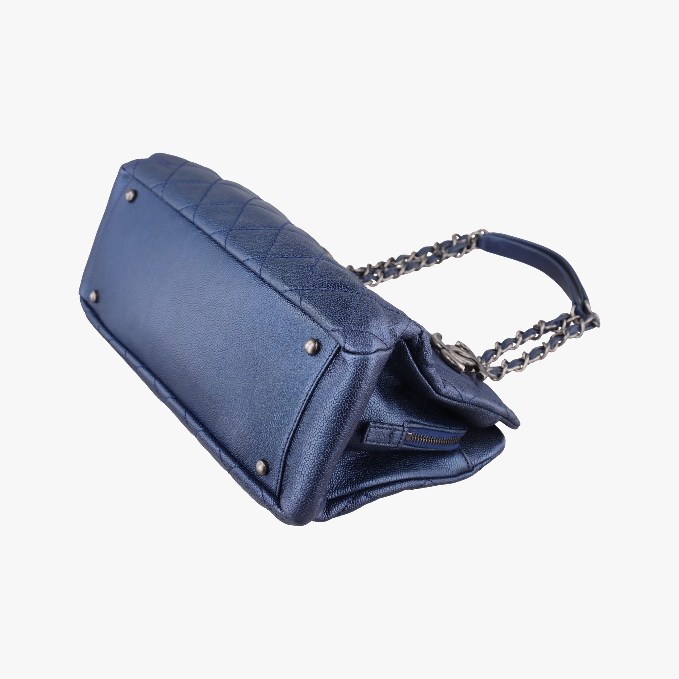 Pre-owned Chanel Matelasse Cocomark Blue Caviar Leather A67413 shoulderbag | stylenewstar