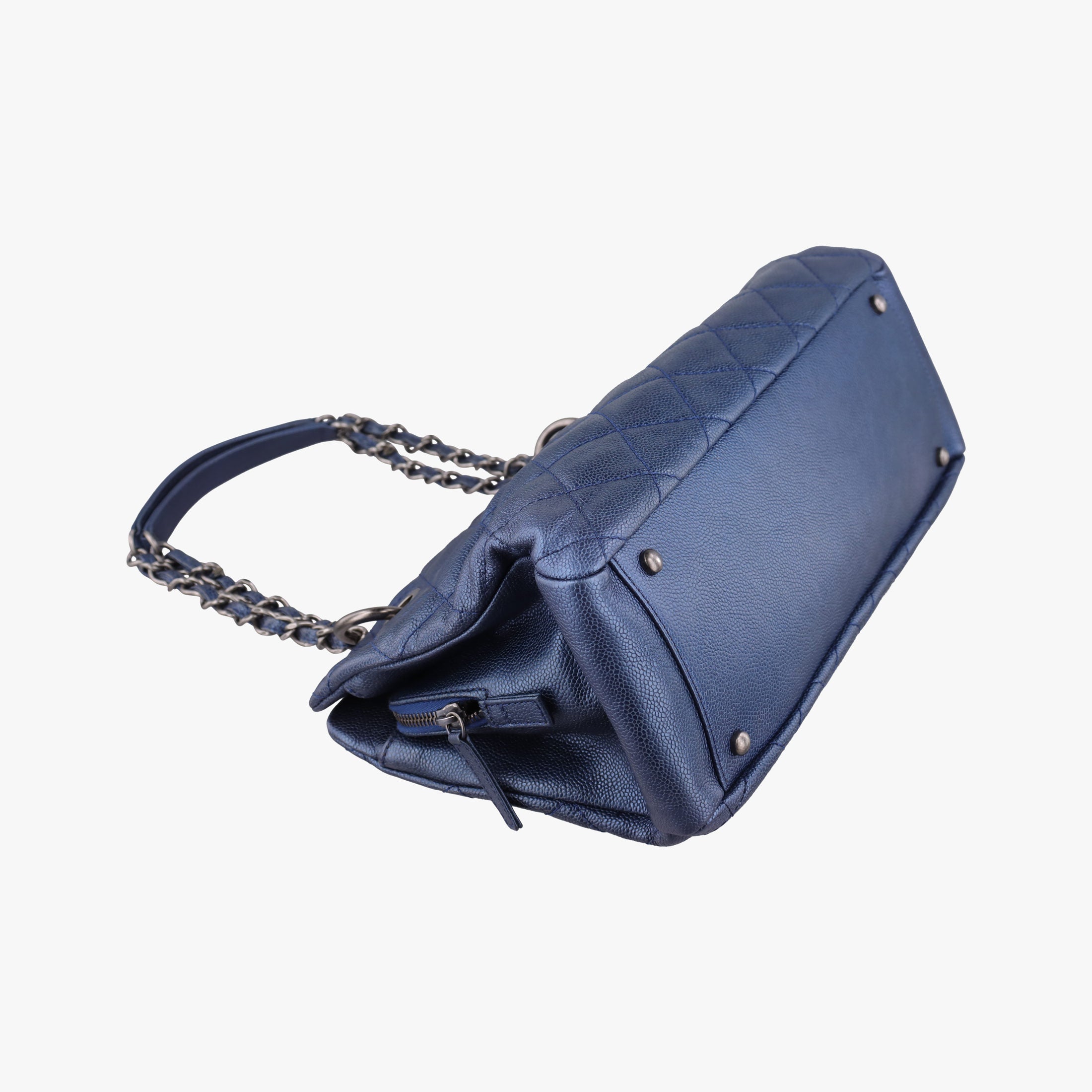 Pre-owned Chanel Matelasse Cocomark Blue Caviar Leather A67413 shoulderbag | stylenewstar