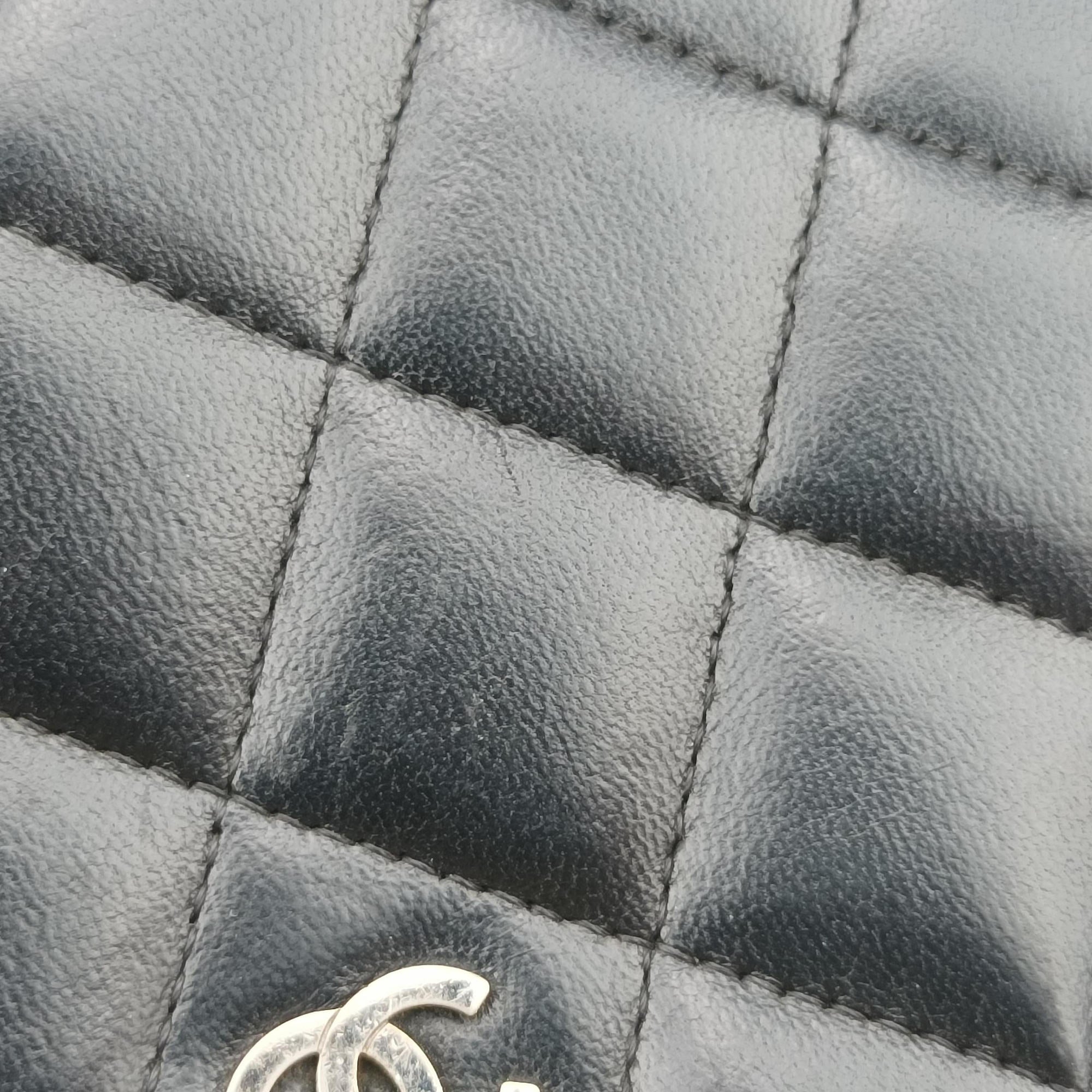 Secondhand Chanel Matelasse coco mark Black lambskin A33814 shoulderbag | stylenewstar