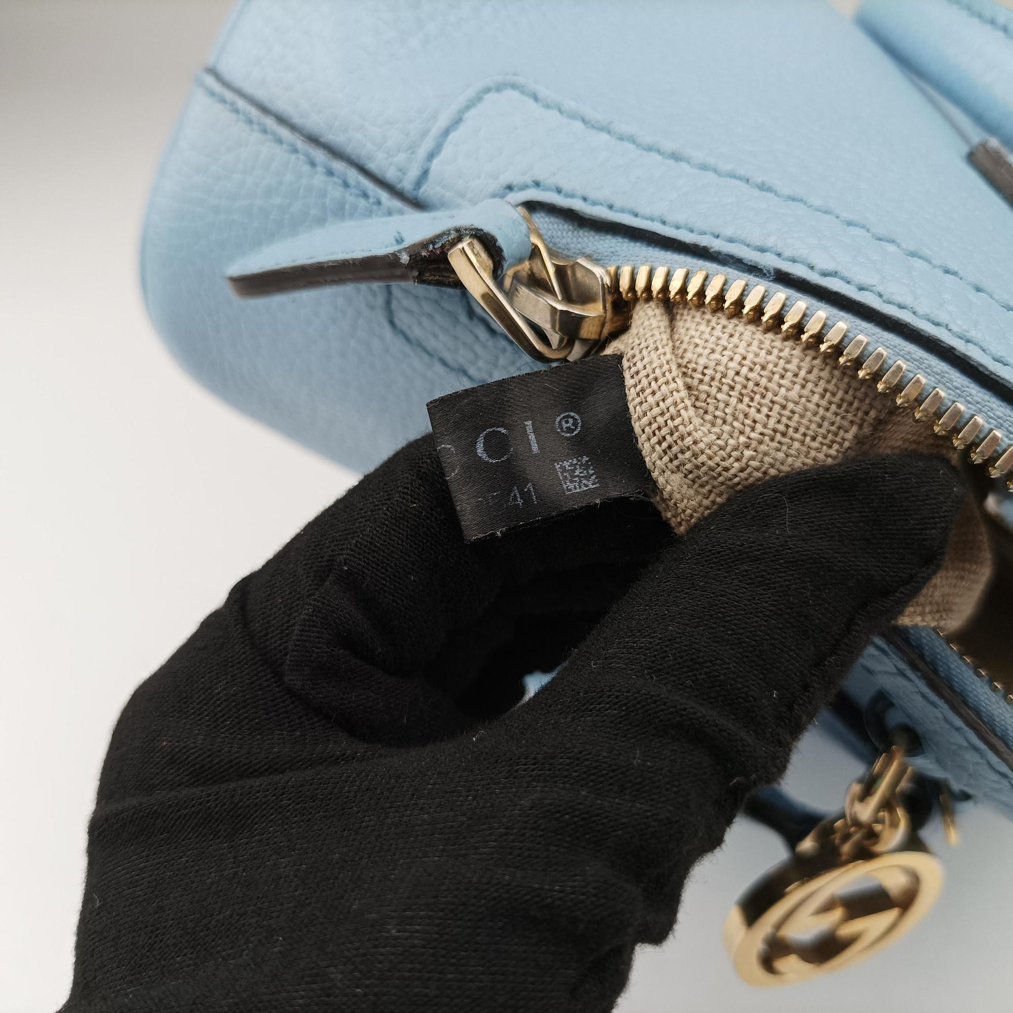 Pre-owned Gucci Interlocking G charm Dome Blue Leather 449661 shoulderbag | stylenewstar
