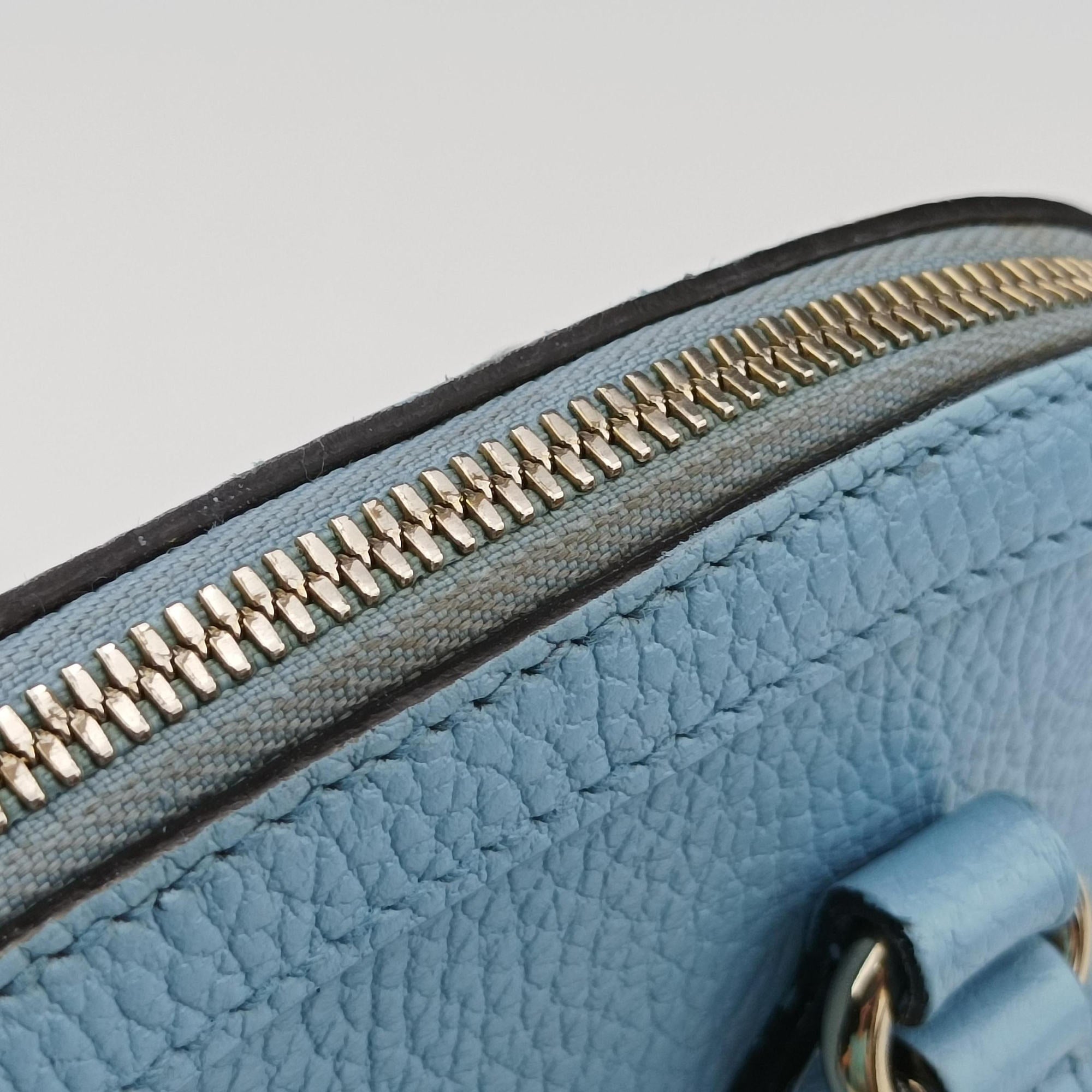 Pre-owned Gucci Interlocking G charm Dome Blue Leather 449661 shoulderbag | stylenewstar