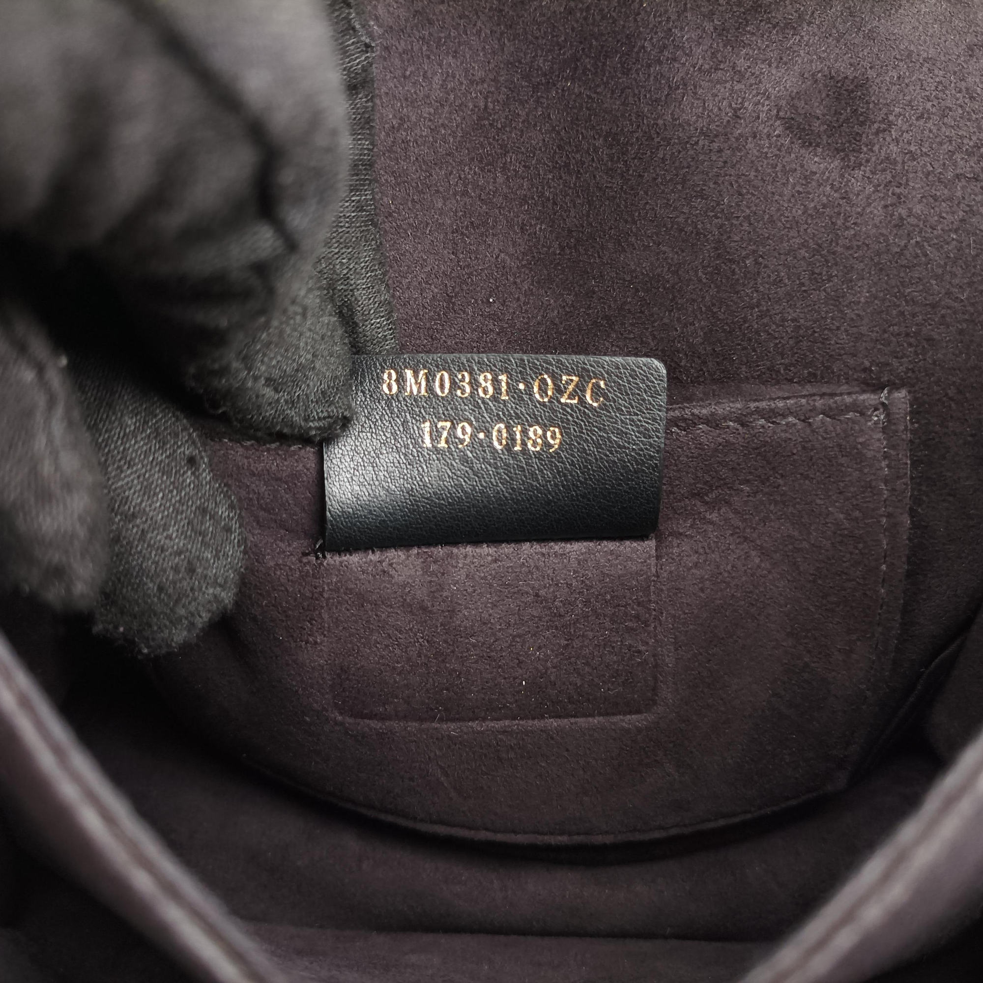 Pre-owned Fendi Kan I Black Leather 8M0381 shoulderbag | stylenewstar