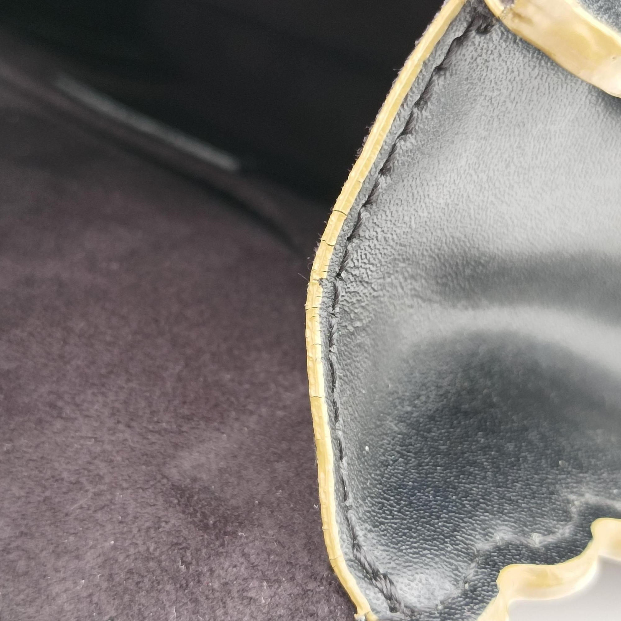 Pre-owned Fendi Kan I Black Leather 8M0381 shoulderbag | stylenewstar