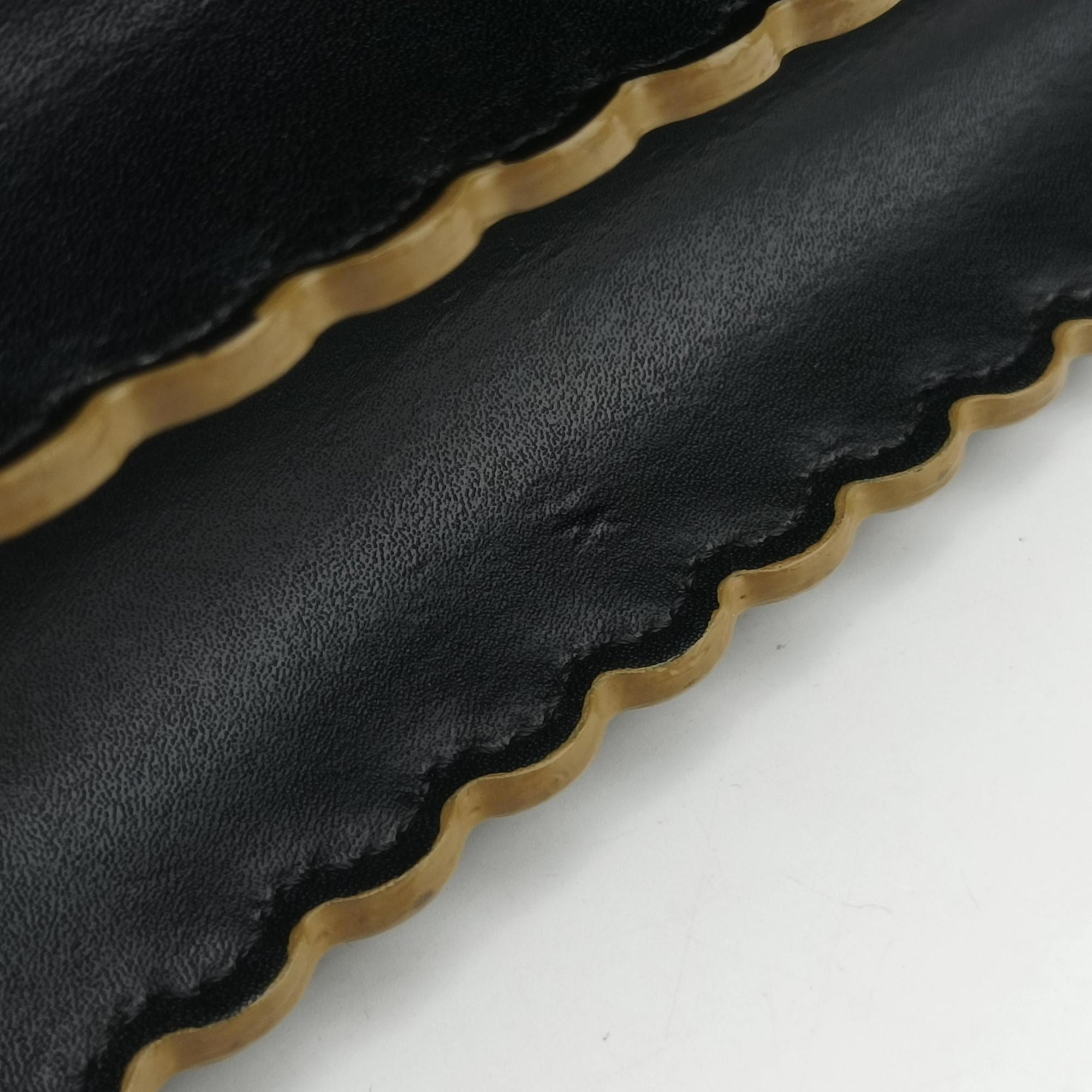 Pre-owned Fendi Kan I Black Leather 8M0381 shoulderbag | stylenewstar