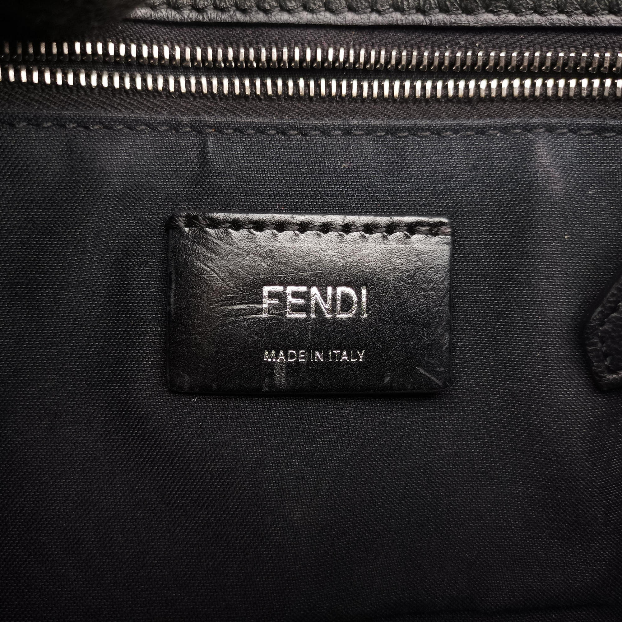 Vintage Fendi FF logo Black Leather 7M0299 shoulderbag | stylenewstar
