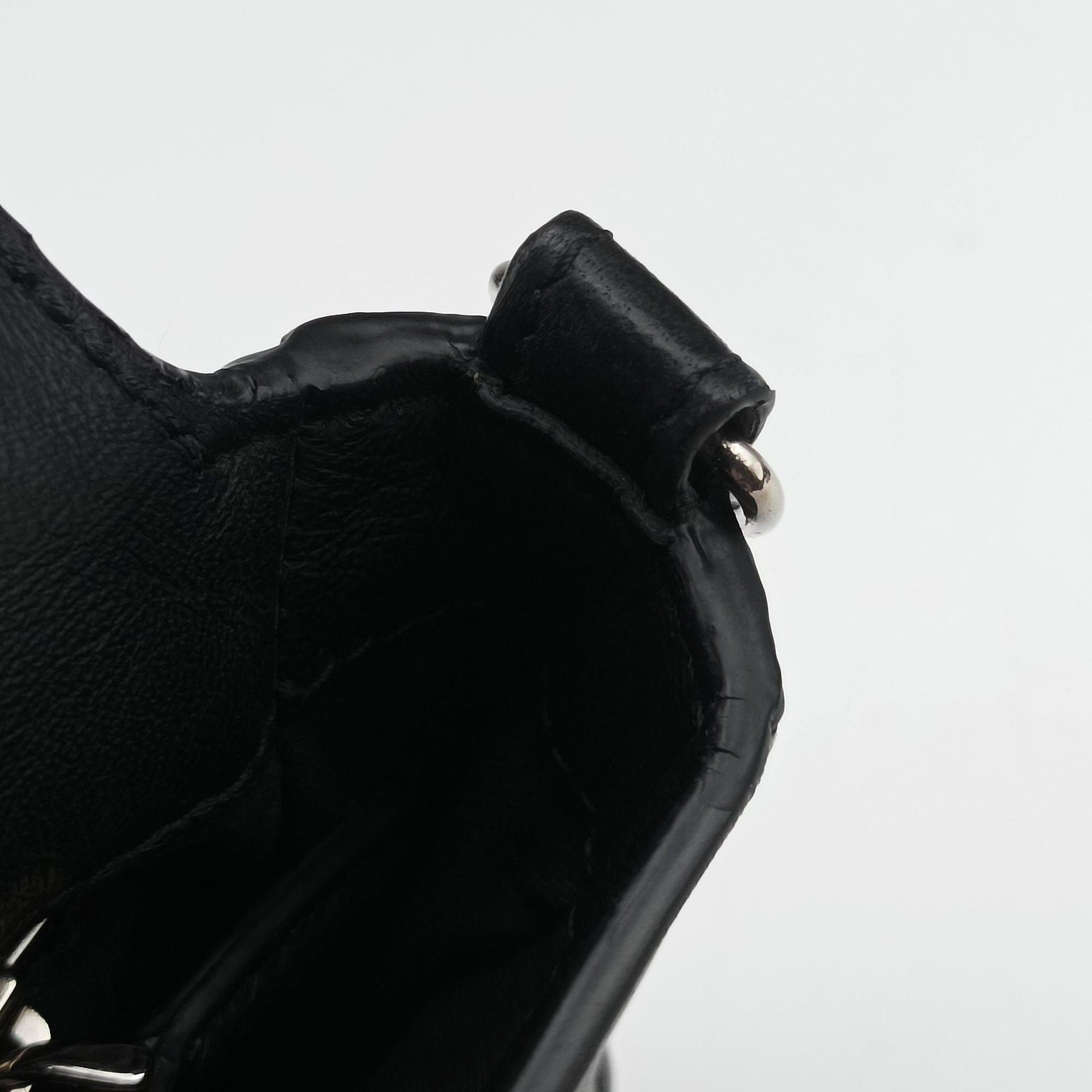 Vintage Fendi FF logo Black Leather 7M0299 shoulderbag | stylenewstar