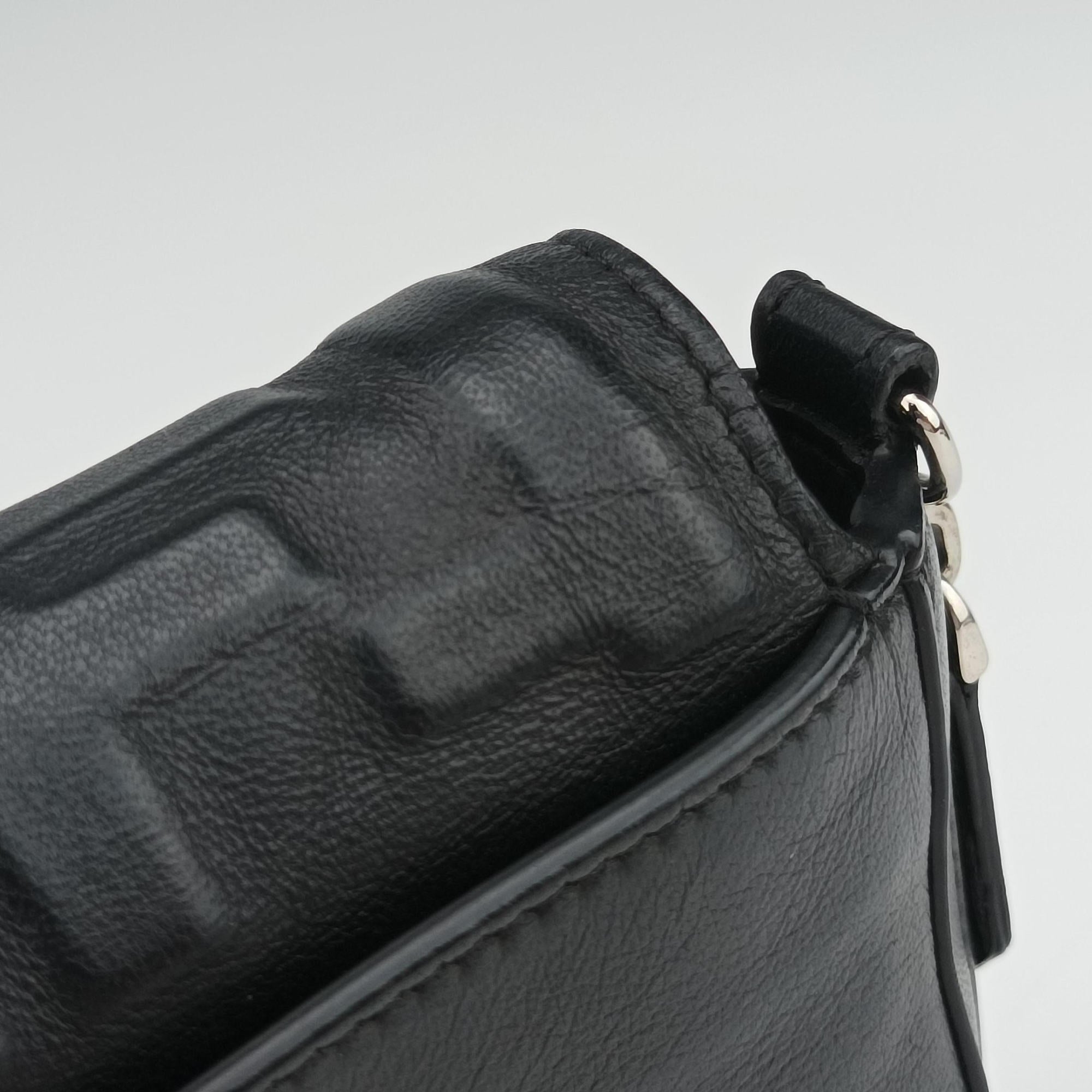 Vintage Fendi FF logo Black Leather 7M0299 shoulderbag | stylenewstar