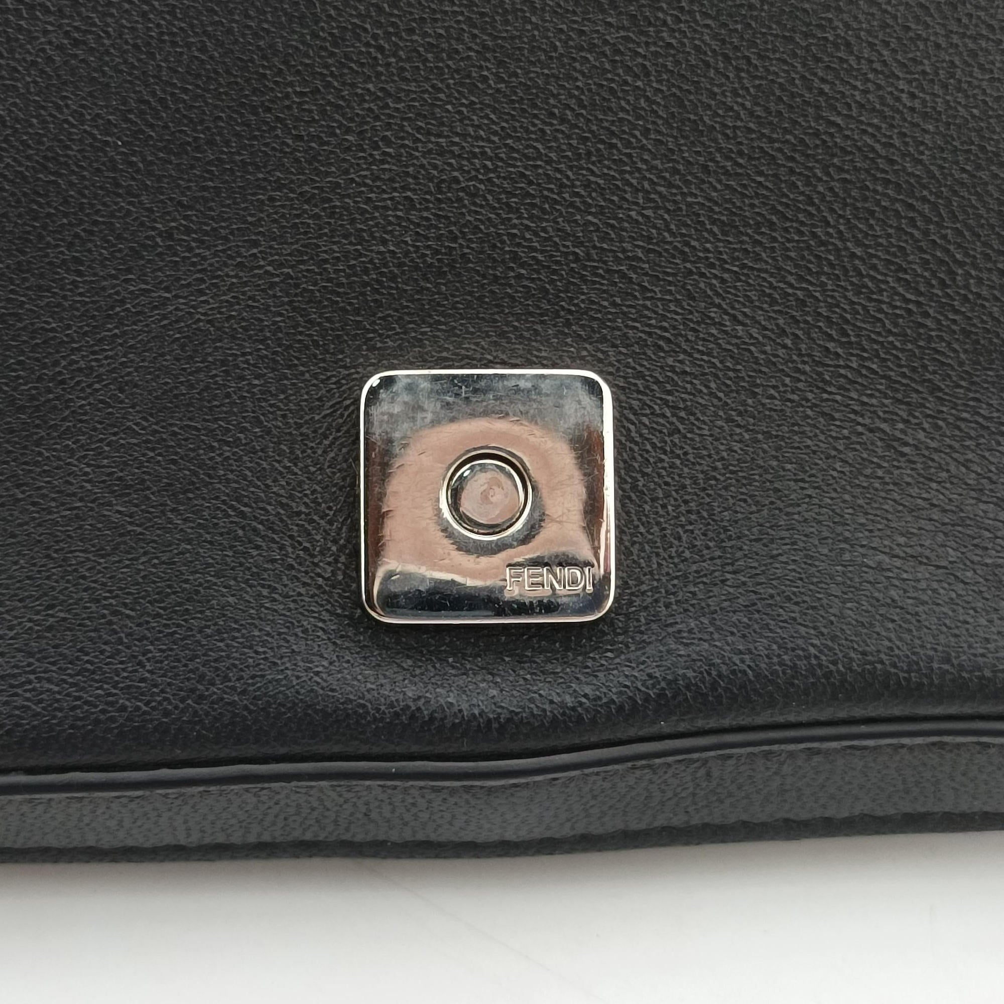 Vintage Fendi FF logo Black Leather 7M0299 shoulderbag | stylenewstar