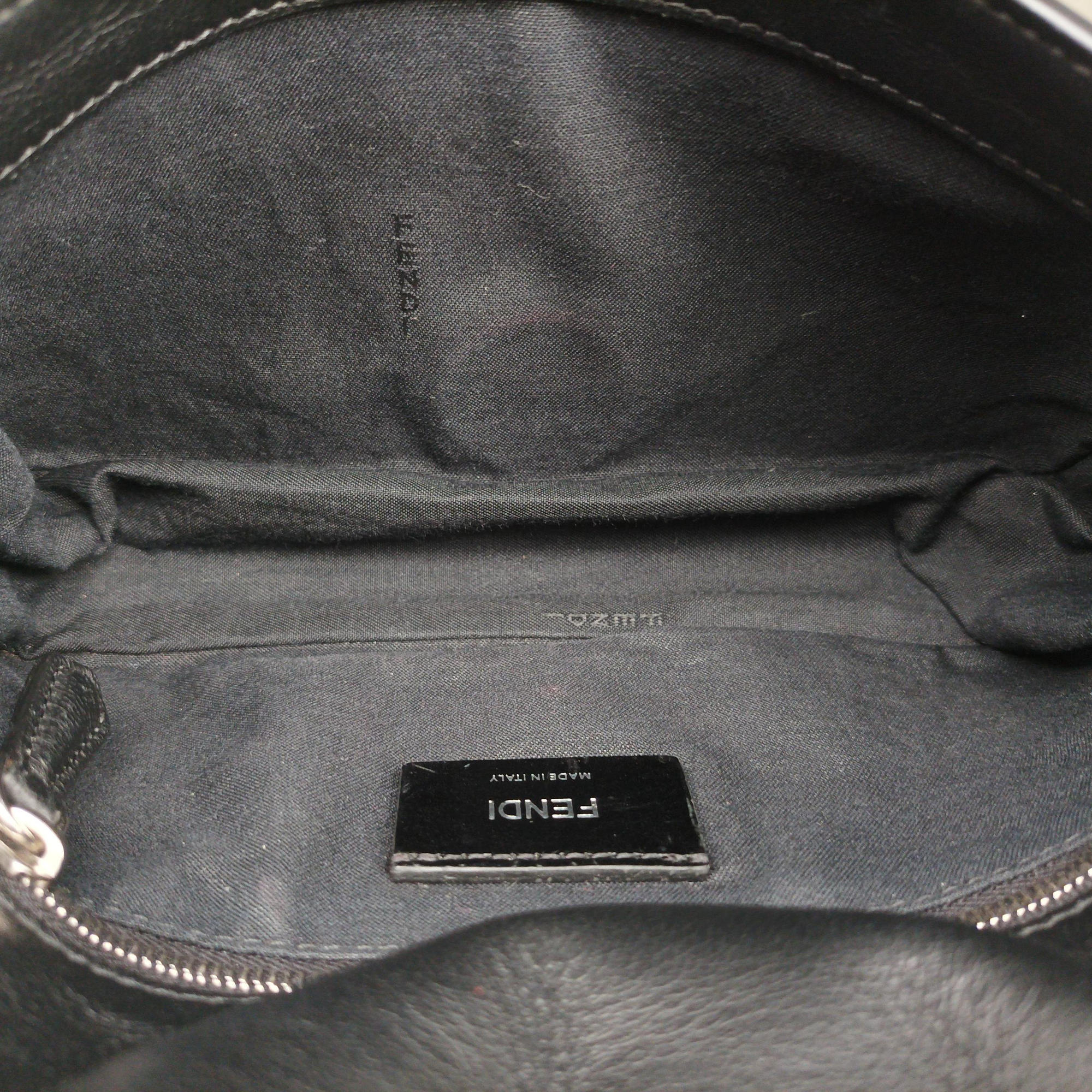 Vintage Fendi FF logo Black Leather 7M0299 shoulderbag | stylenewstar