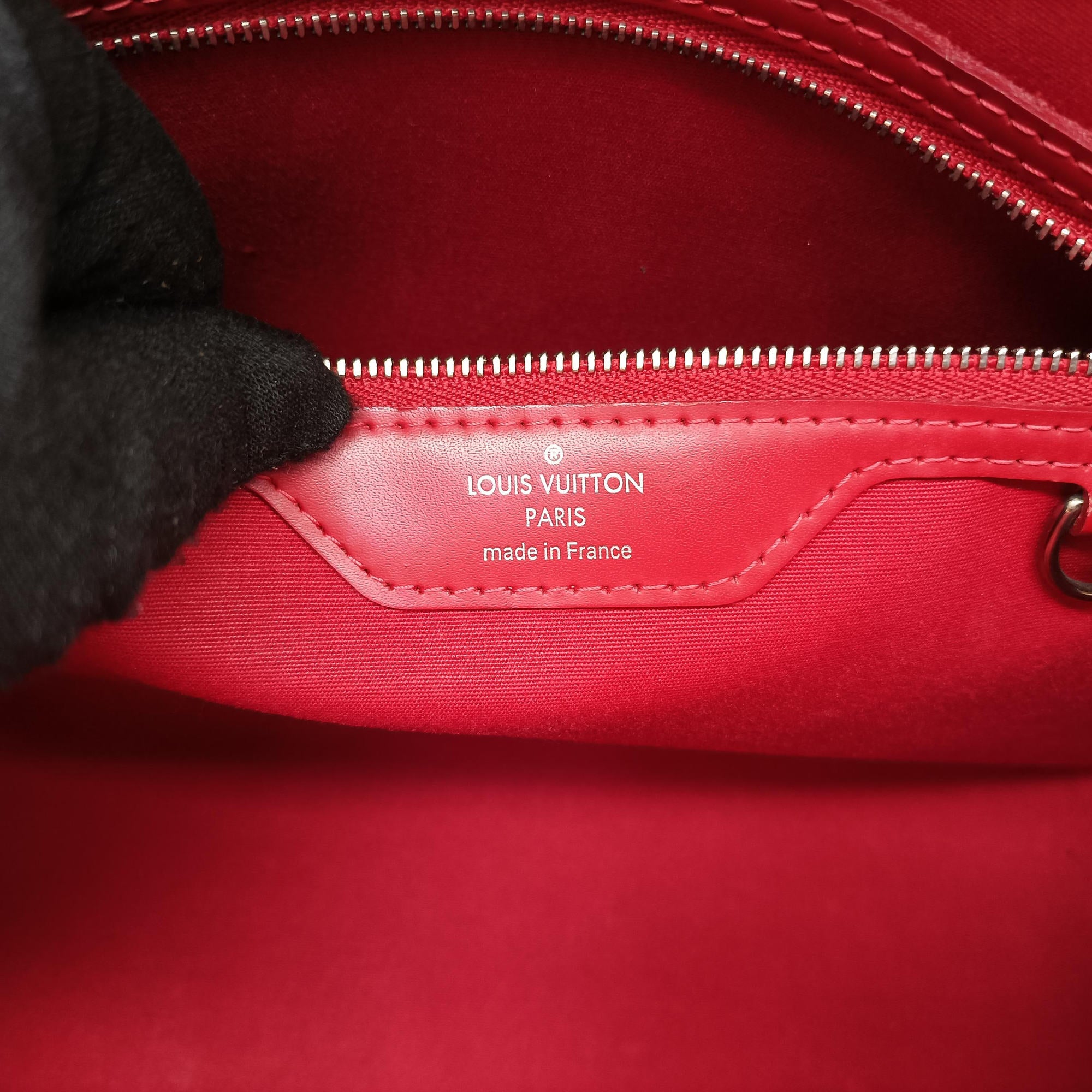 Pre-owned Louis Vuitton Brea MM Rubis Epi M4030E shoulderbag | stylenewstar