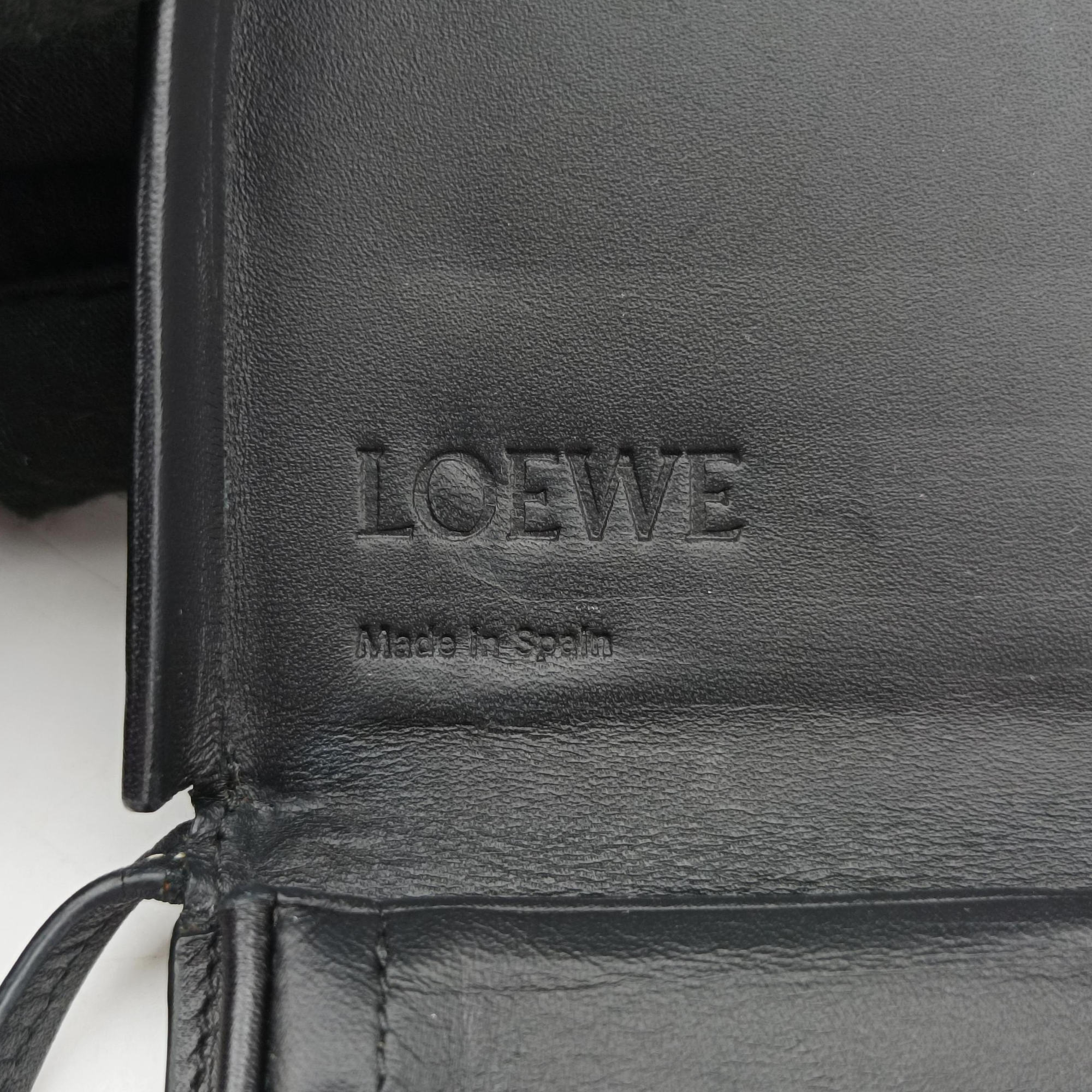 Vintage Loewe Heel Small Black Leather  shoulderbag | stylenewstar