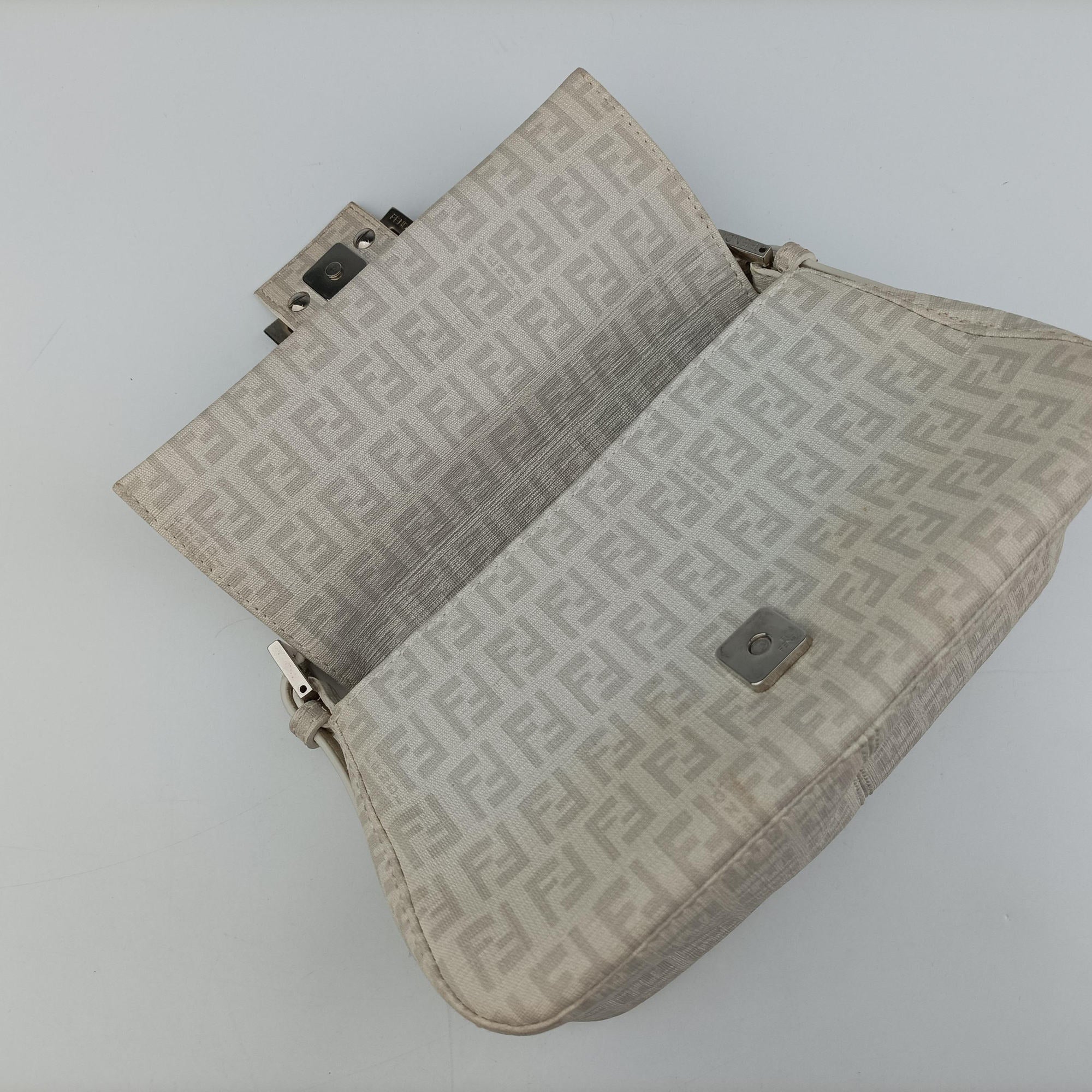 Pre-owned Fendi Baguette White PVC coated canvas 8BR180 shoulderbag | stylenewstar