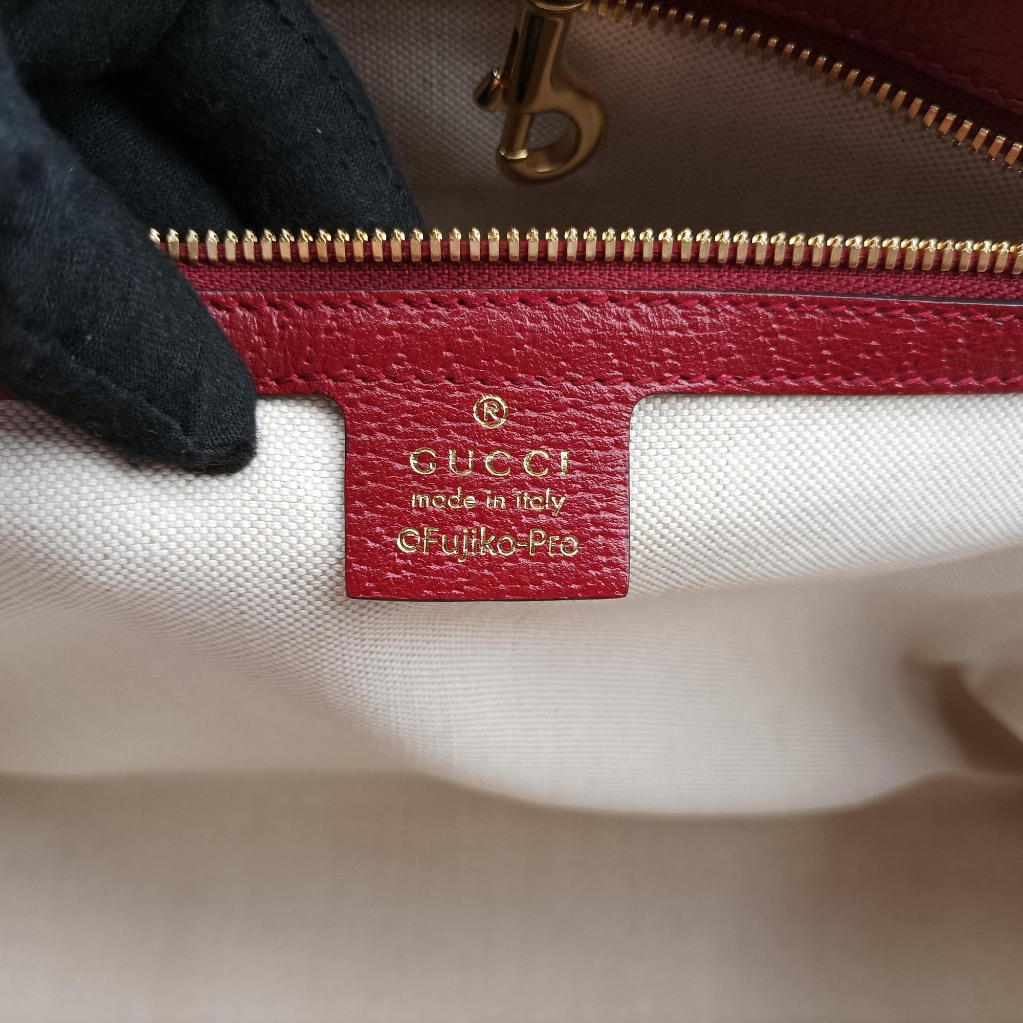Pre-owned Gucci Fujiko-Pro Doraemon Micro GG Supreme Beige × Red × Multicolor PVC coated canvas×Leather 653952 shoulderbag | stylenewstar