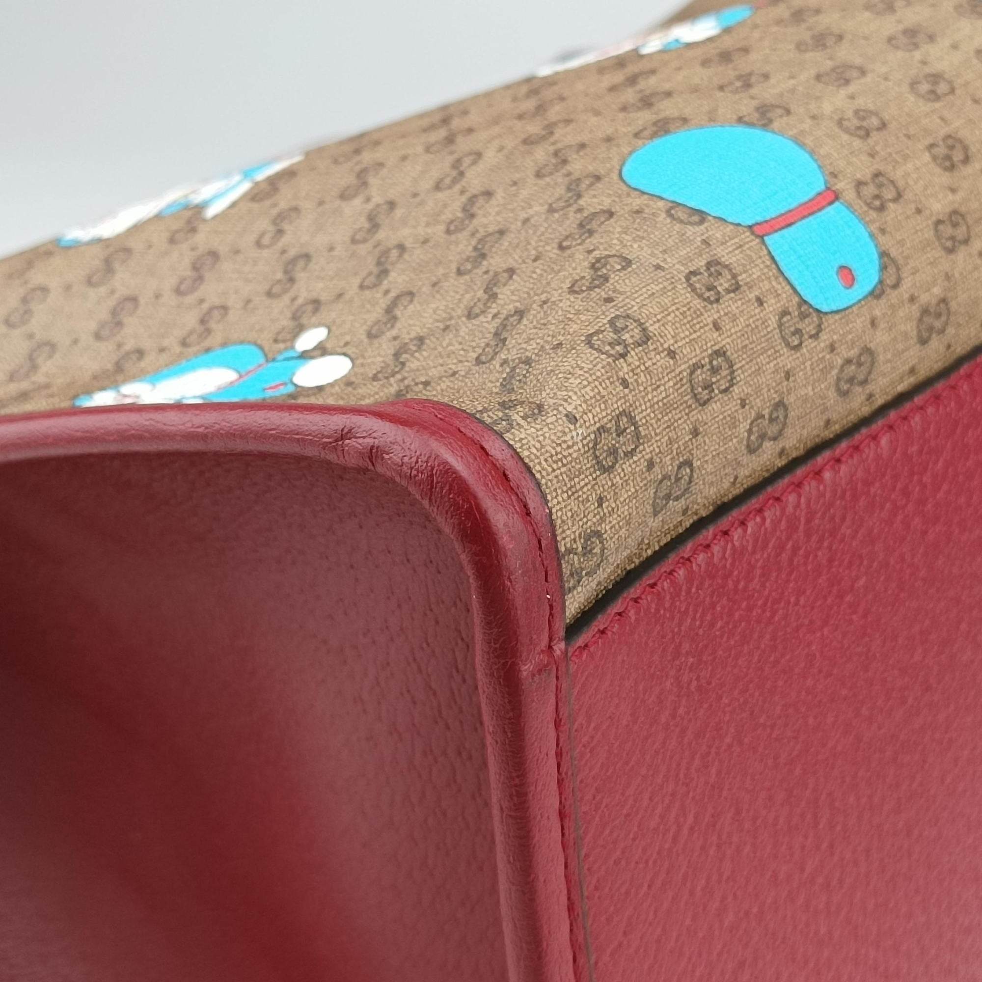 Pre-owned Gucci Fujiko-Pro Doraemon Micro GG Supreme Beige × Red × Multicolor PVC coated canvas×Leather 653952 shoulderbag | stylenewstar