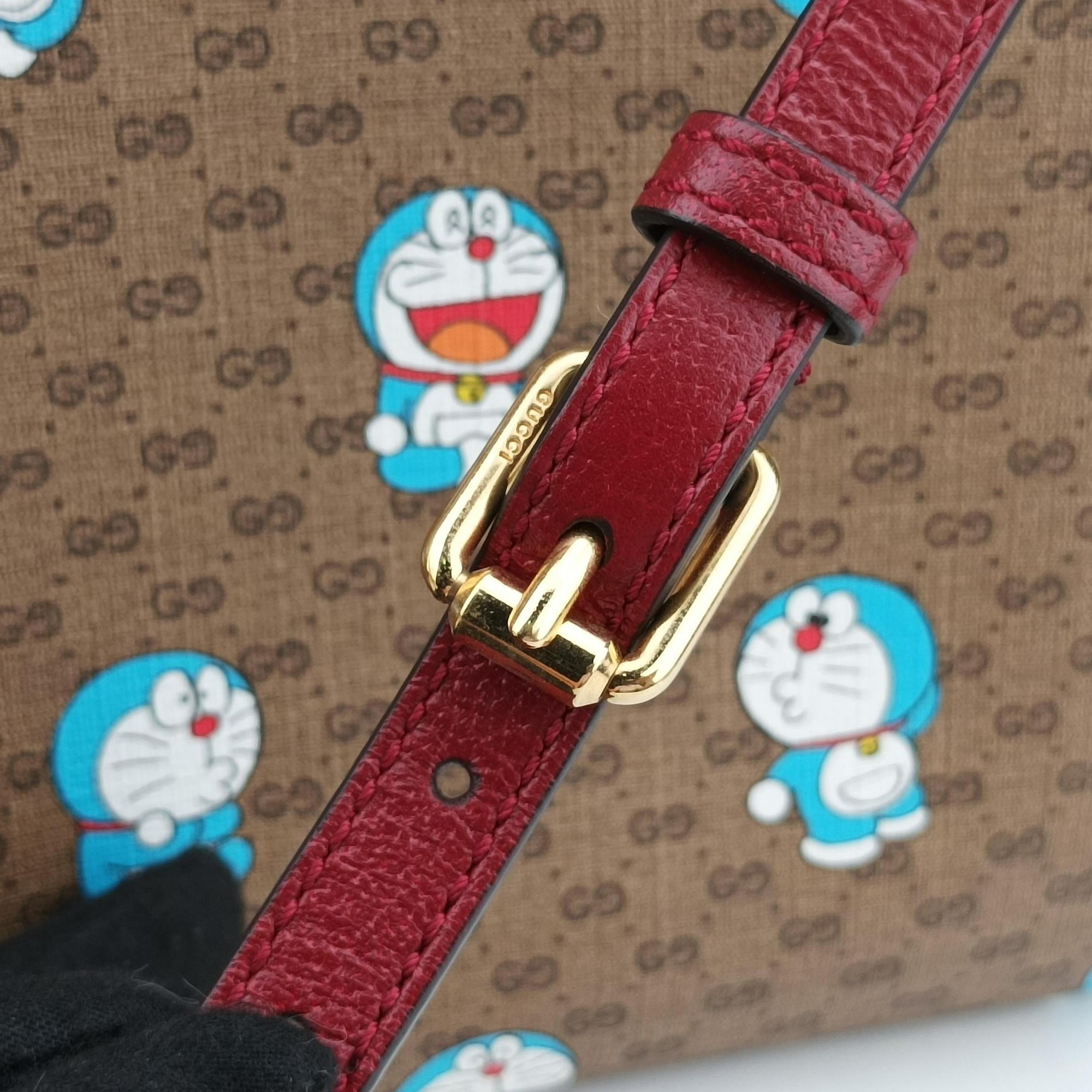 Pre-owned Gucci Fujiko-Pro Doraemon Micro GG Supreme Beige × Red × Multicolor PVC coated canvas×Leather 653952 shoulderbag | stylenewstar