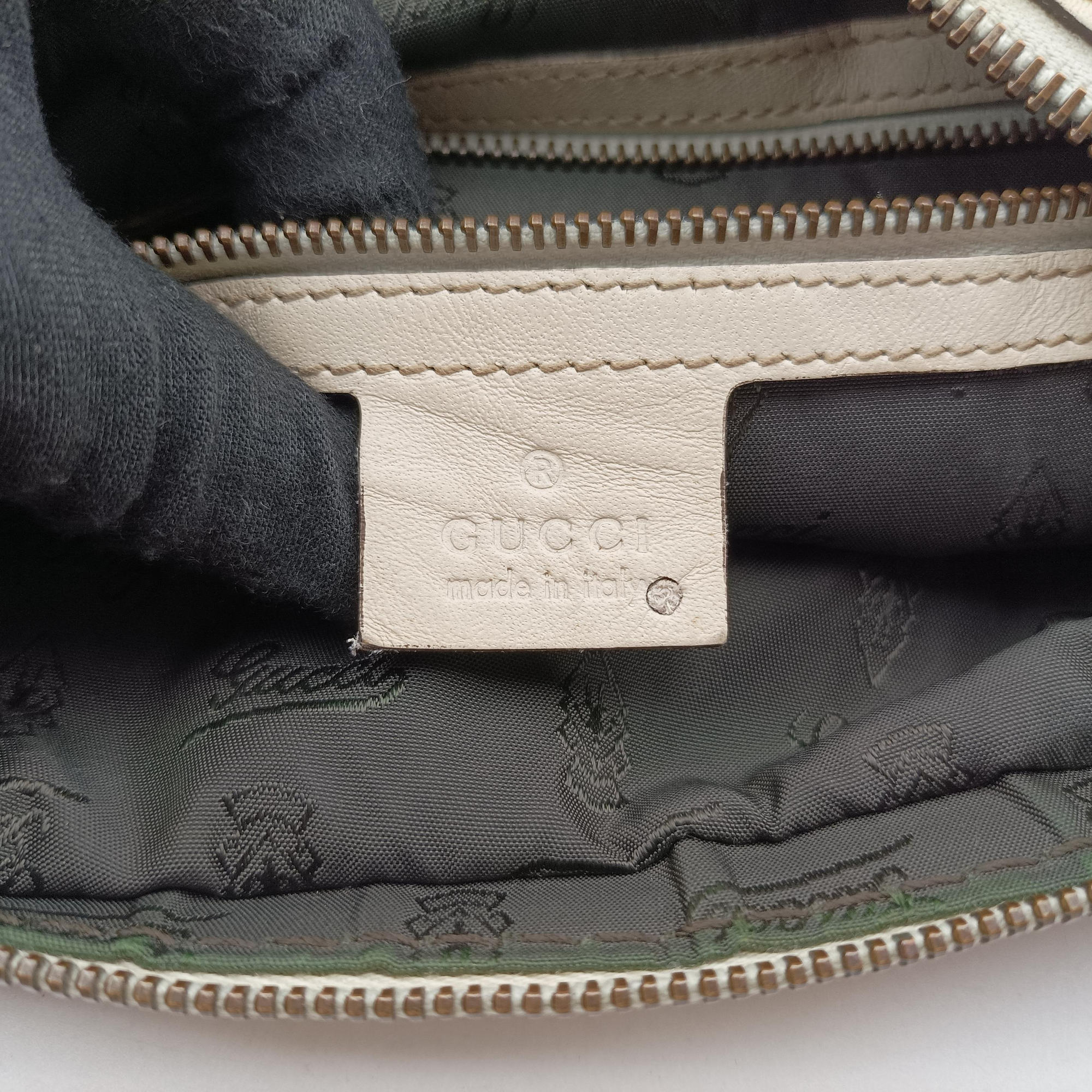 Vintage Gucci Jockey Hobo White Leather 211966 shoulderbag | stylenewstar