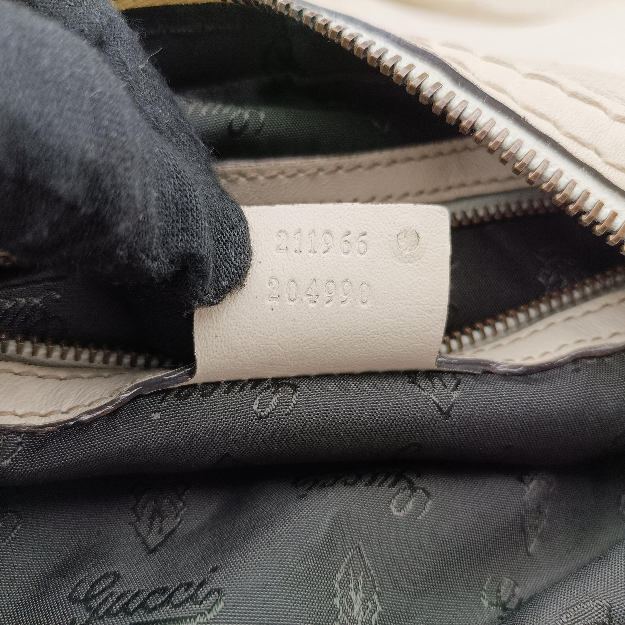 Vintage Gucci Jockey Hobo White Leather 211966 shoulderbag | stylenewstar