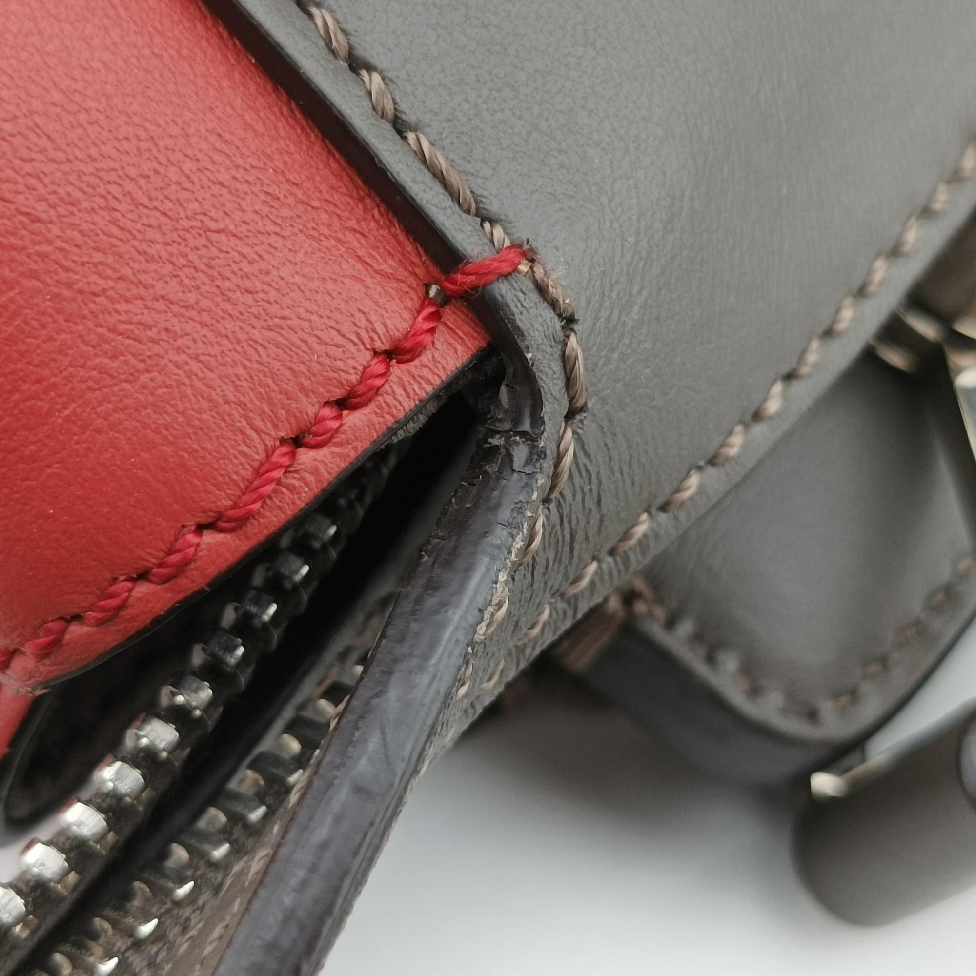 Pre-owned Fendi Dotcom Gray × Orange Leather 8BN298 shoulderbag | stylenewstar