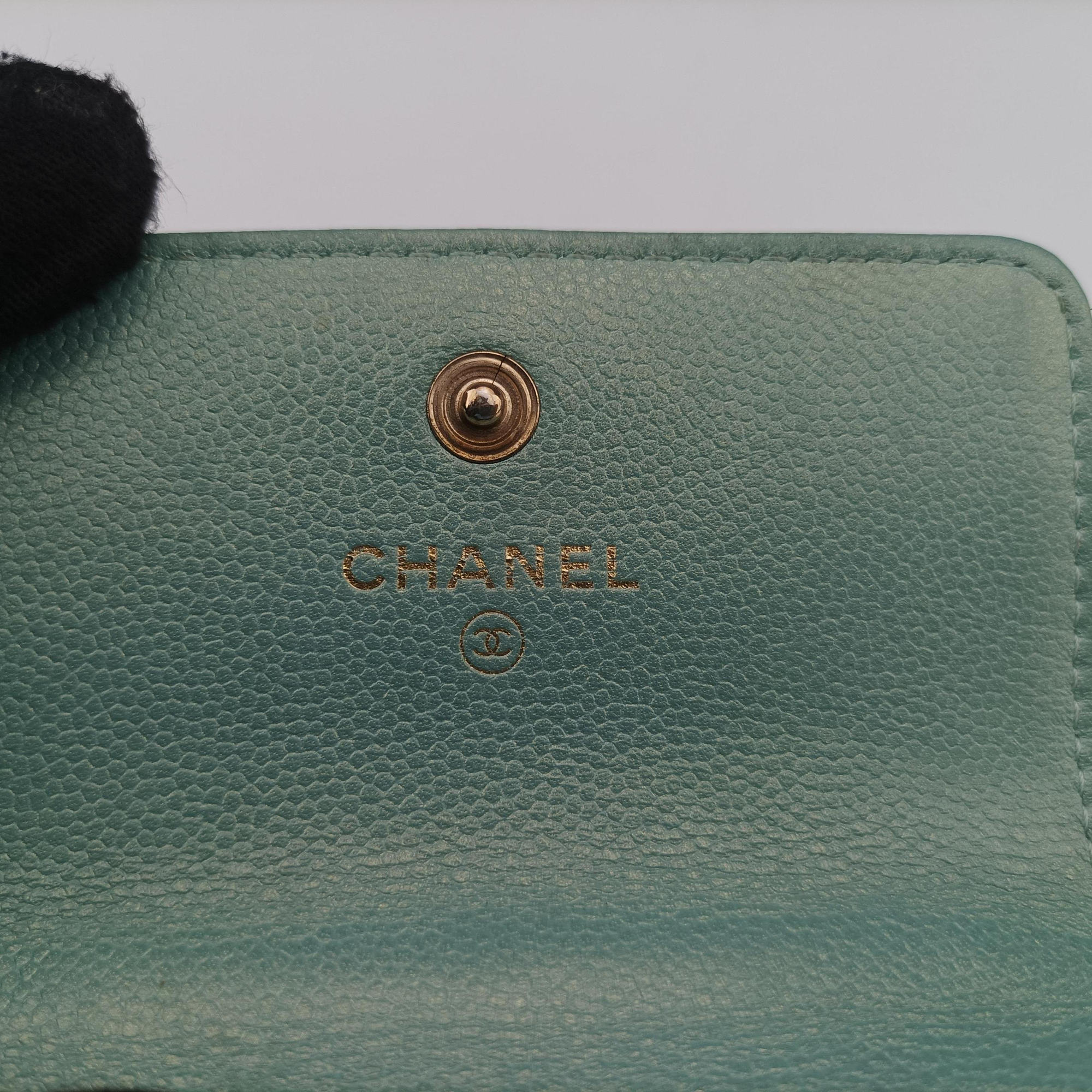 Secondhand Chanel Mini Matelasse Pearl Coin Purse Green lambskin AP2119 handbag | stylenewstar