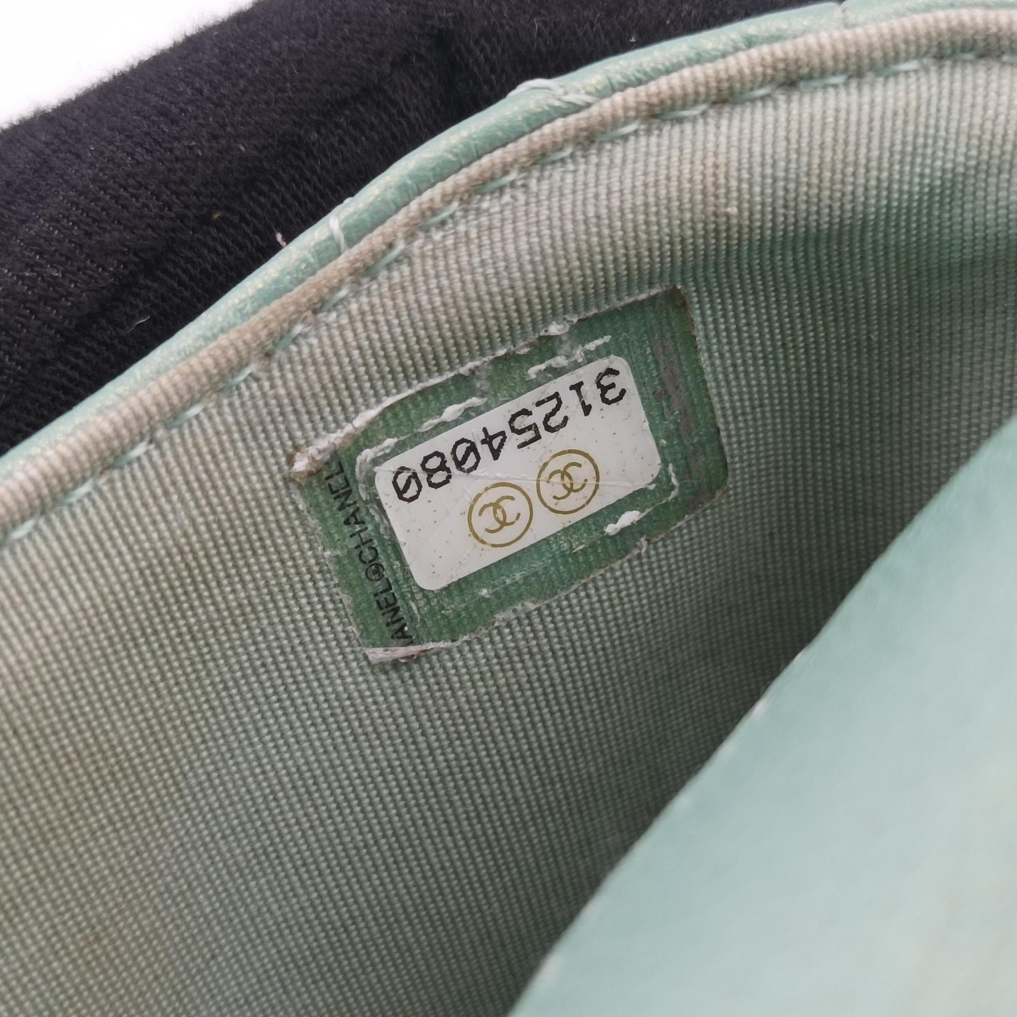 Secondhand Chanel Mini Matelasse Pearl Coin Purse Green lambskin AP2119 handbag | stylenewstar