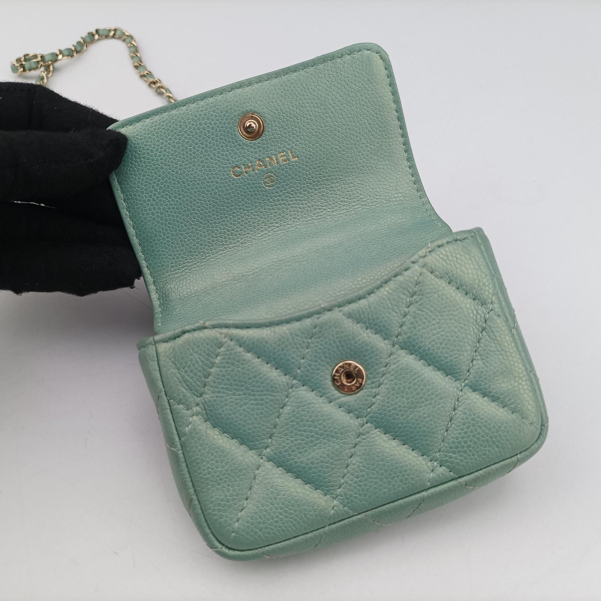 Secondhand Chanel Mini Matelasse Pearl Coin Purse Green lambskin AP2119 handbag | stylenewstar
