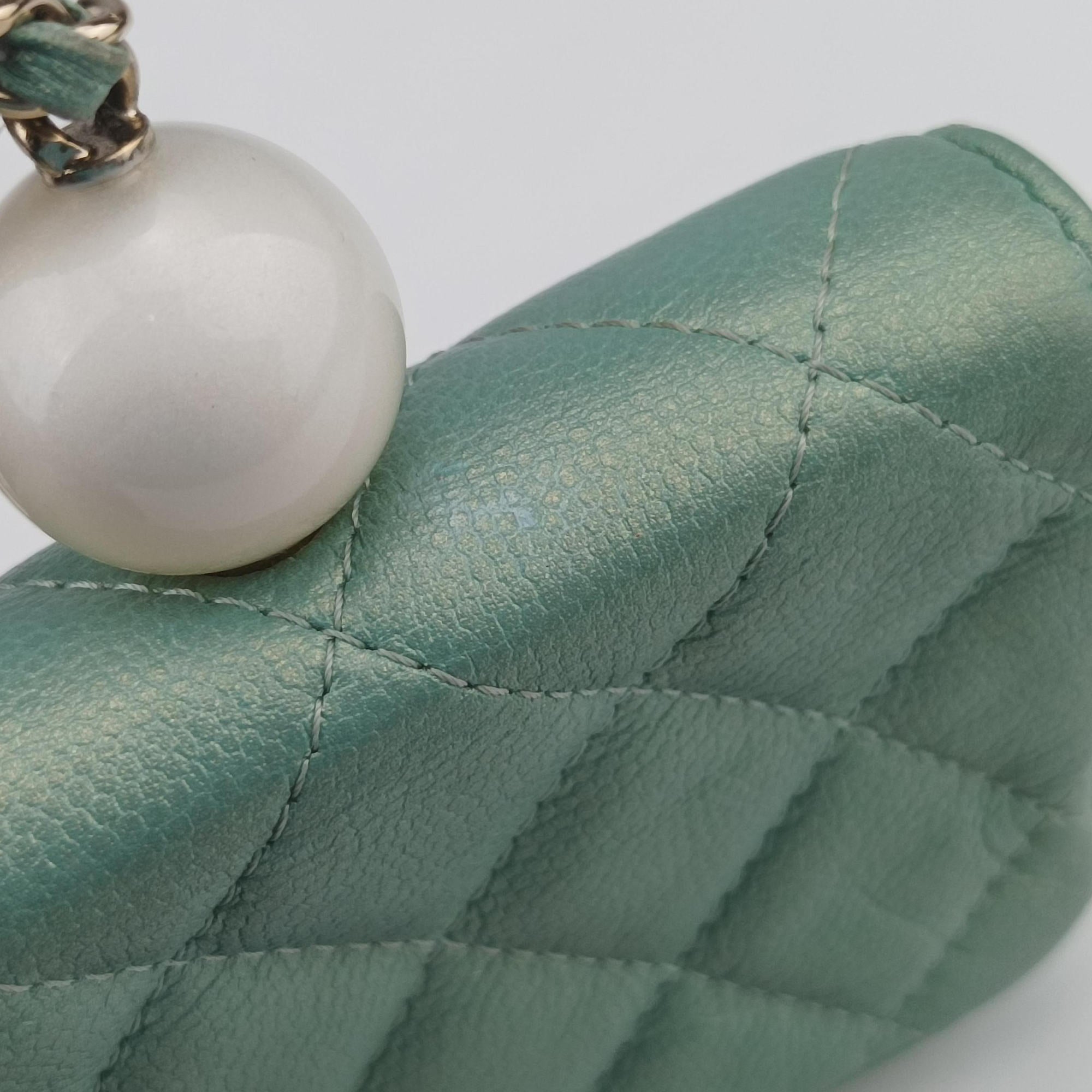 Secondhand Chanel Mini Matelasse Pearl Coin Purse Green lambskin AP2119 handbag | stylenewstar