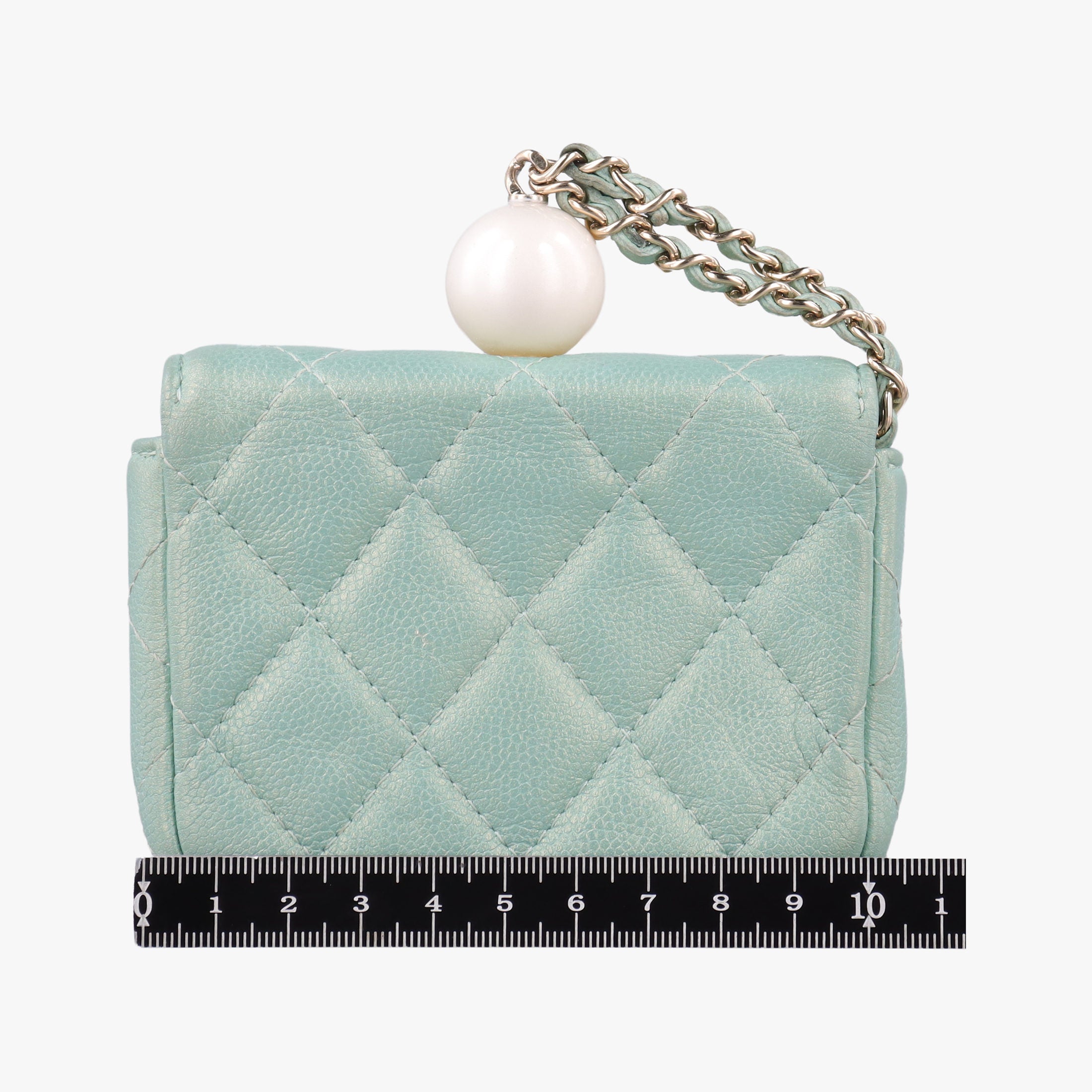 Secondhand Chanel Mini Matelasse Pearl Coin Purse Green lambskin AP2119 handbag | stylenewstar