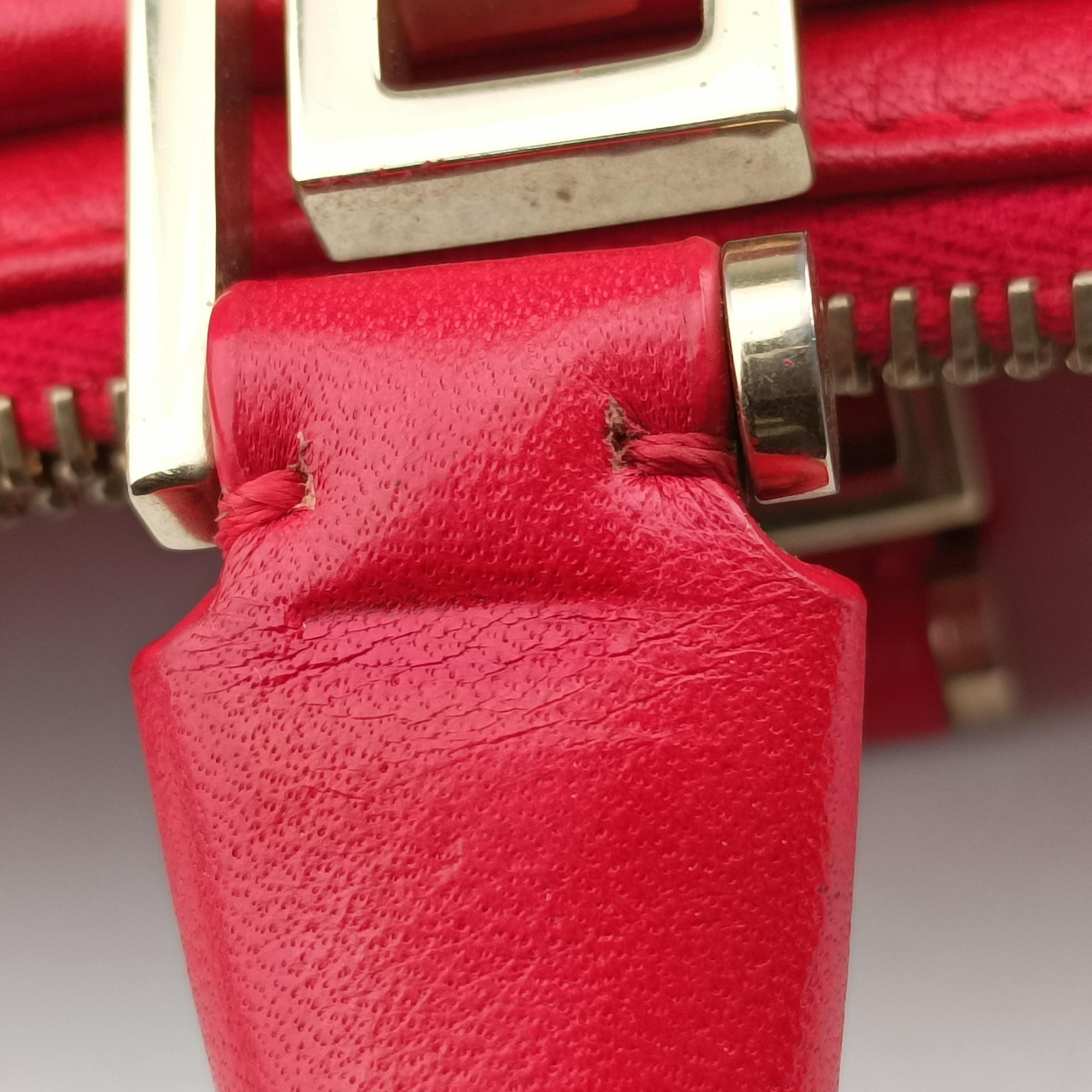 Pre-owned VERSACE Medusa Red Leather  handbag | stylenewstar