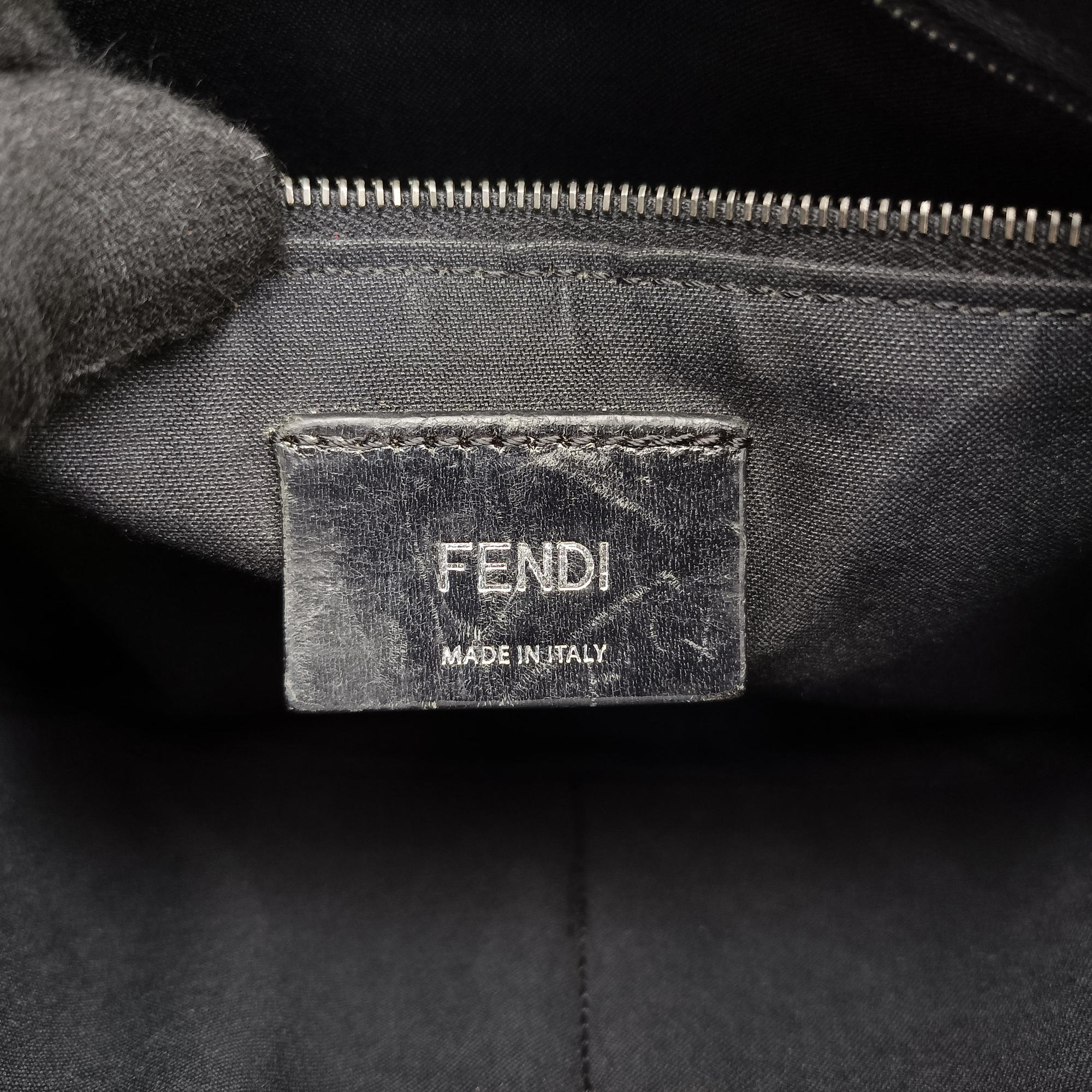 Pre-owned Fendi Zucca Print Black Leather 7VA437 shoulderbag | stylenewstar