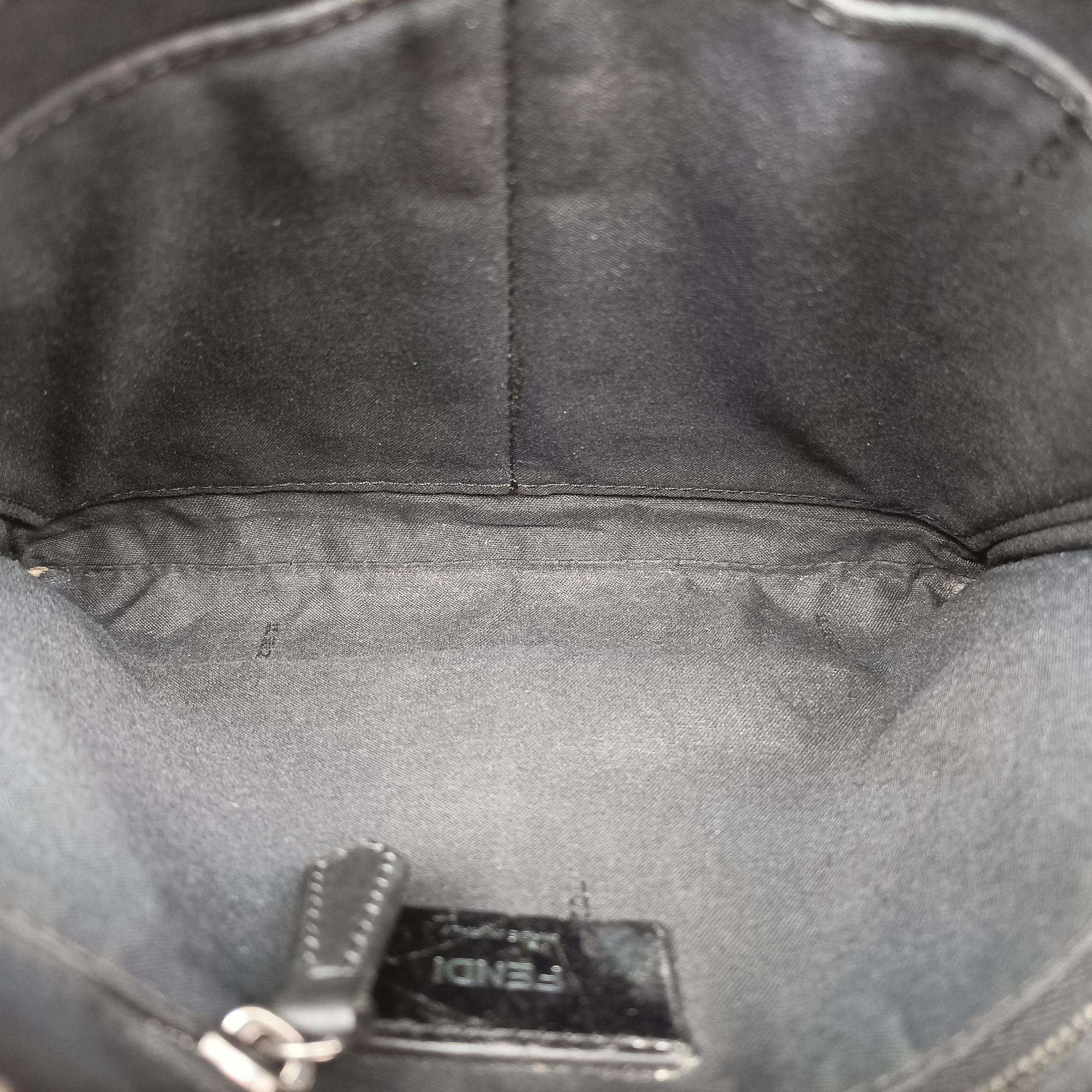 Pre-owned Fendi Zucca Print Black Leather 7VA437 shoulderbag | stylenewstar