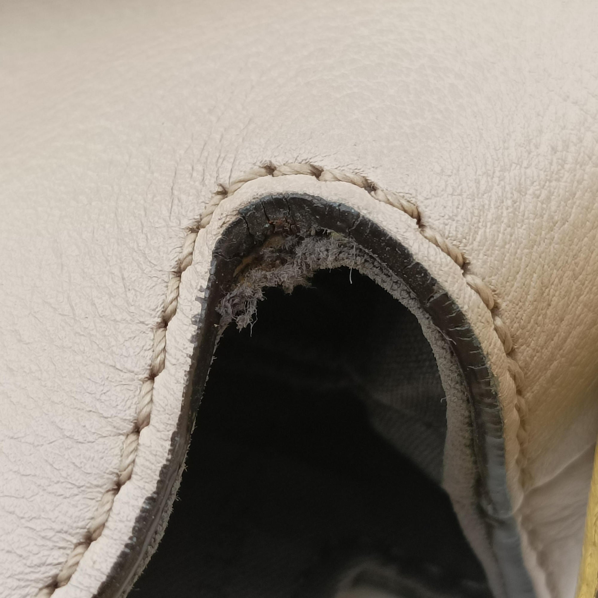 Secondhand Fendi By The Way Beige Leather 8BL125 shoulderbag | stylenewstar