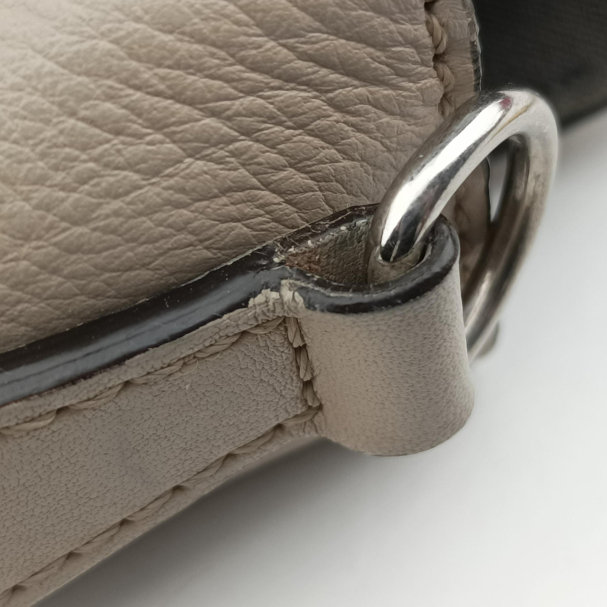 Secondhand Fendi By The Way Beige Leather 8BL125 shoulderbag | stylenewstar