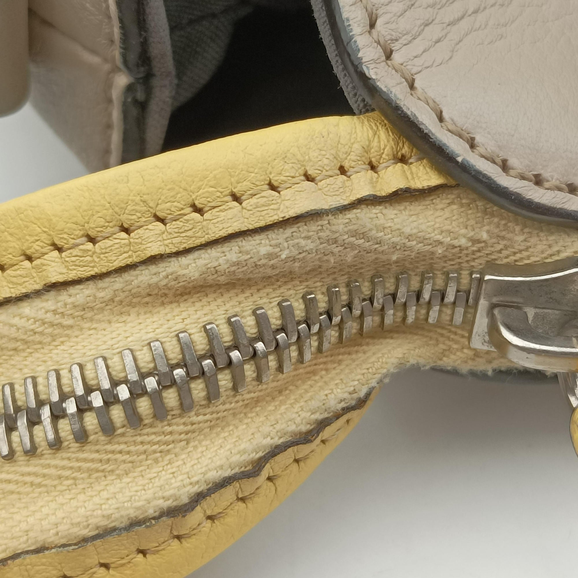 Secondhand Fendi By The Way Beige Leather 8BL125 shoulderbag | stylenewstar
